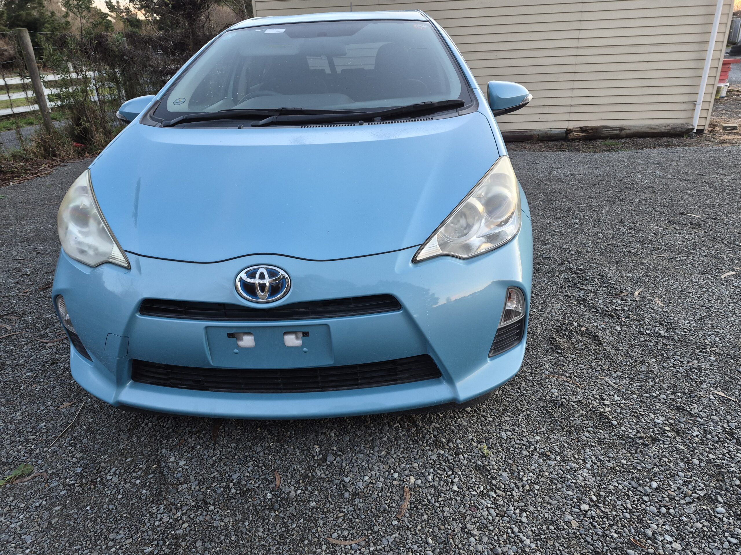 
								2013 Toyota Aqua Blue full									