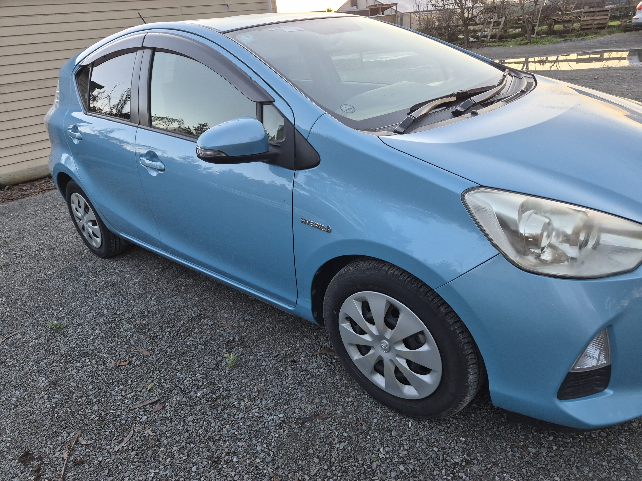 
								2013 Toyota Aqua Blue full									