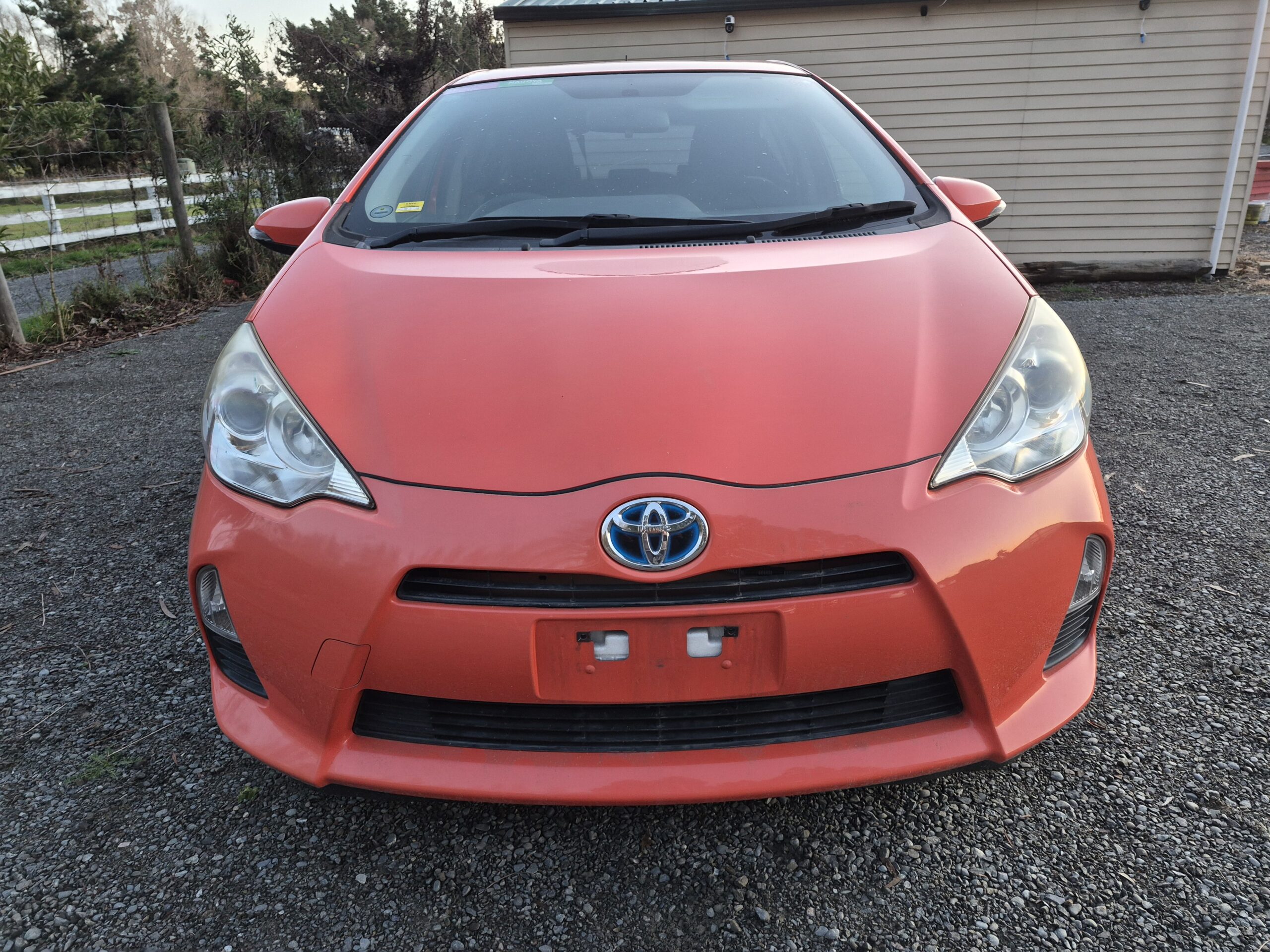 
								2014 Toyota Aqua Orange full									