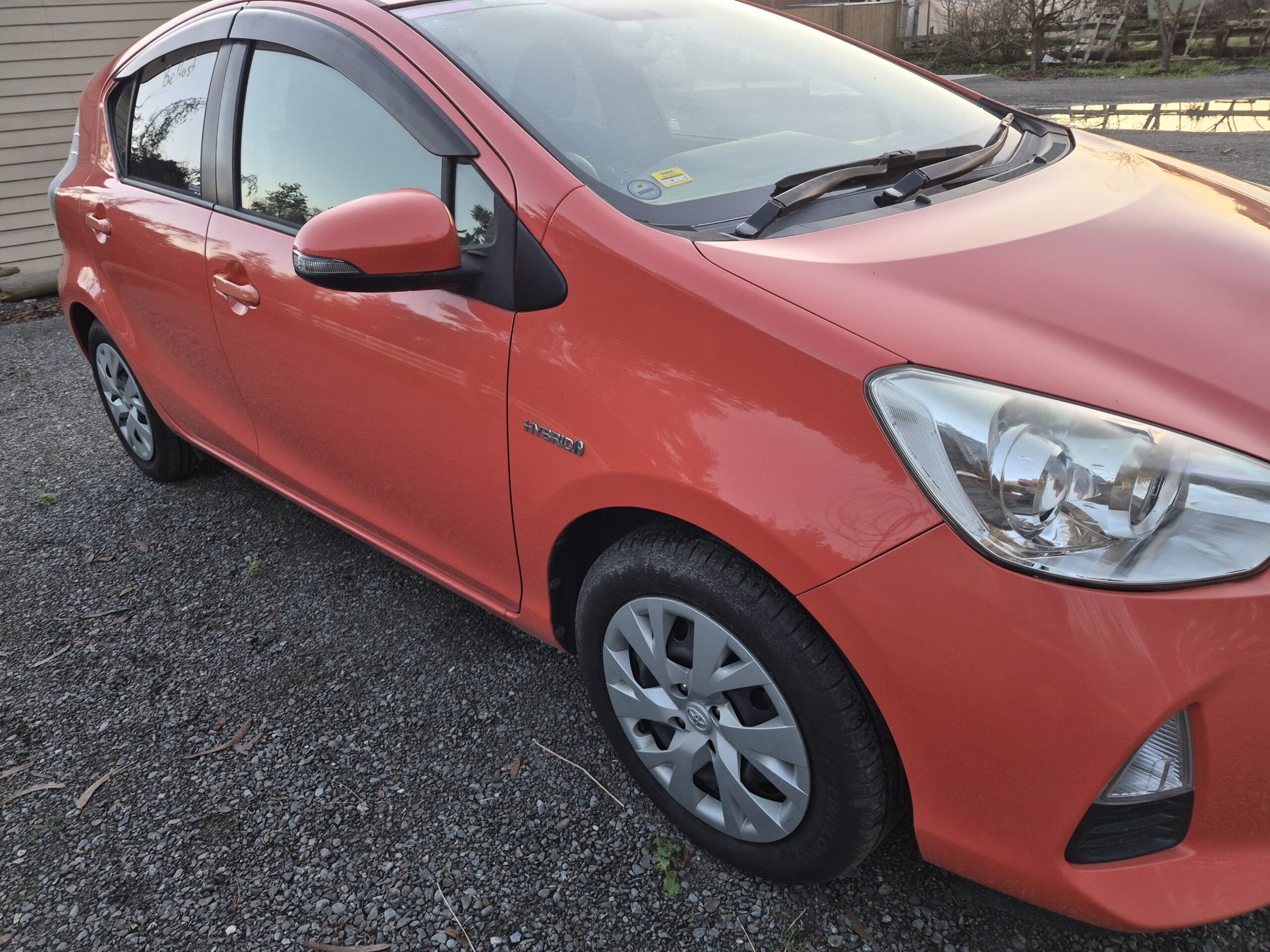 
								2014 Toyota Aqua Orange full									