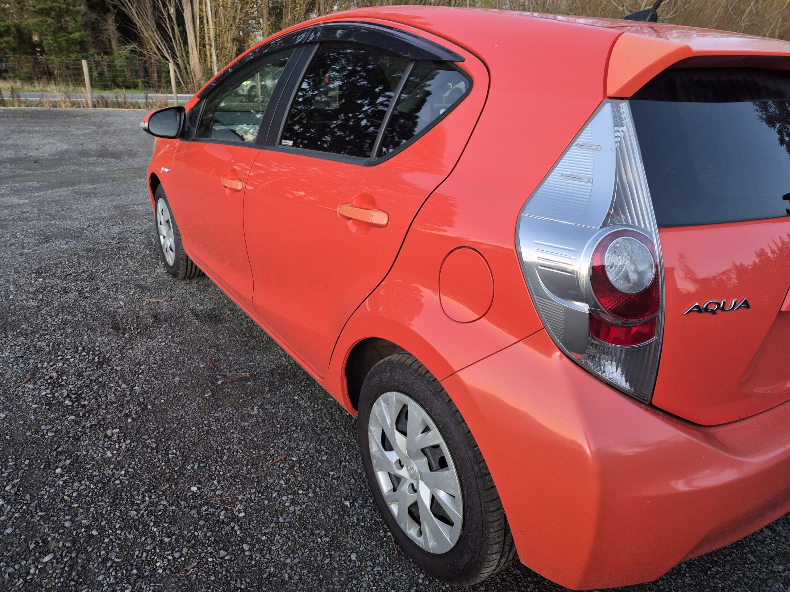 
								2014 Toyota Aqua Orange full									