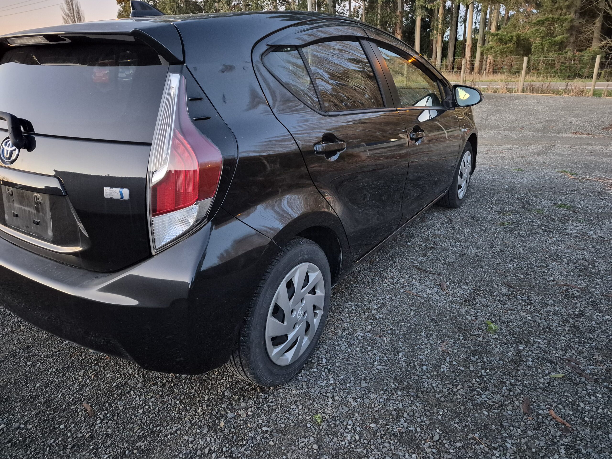 
								2015 Toyota Aqua Black full									
