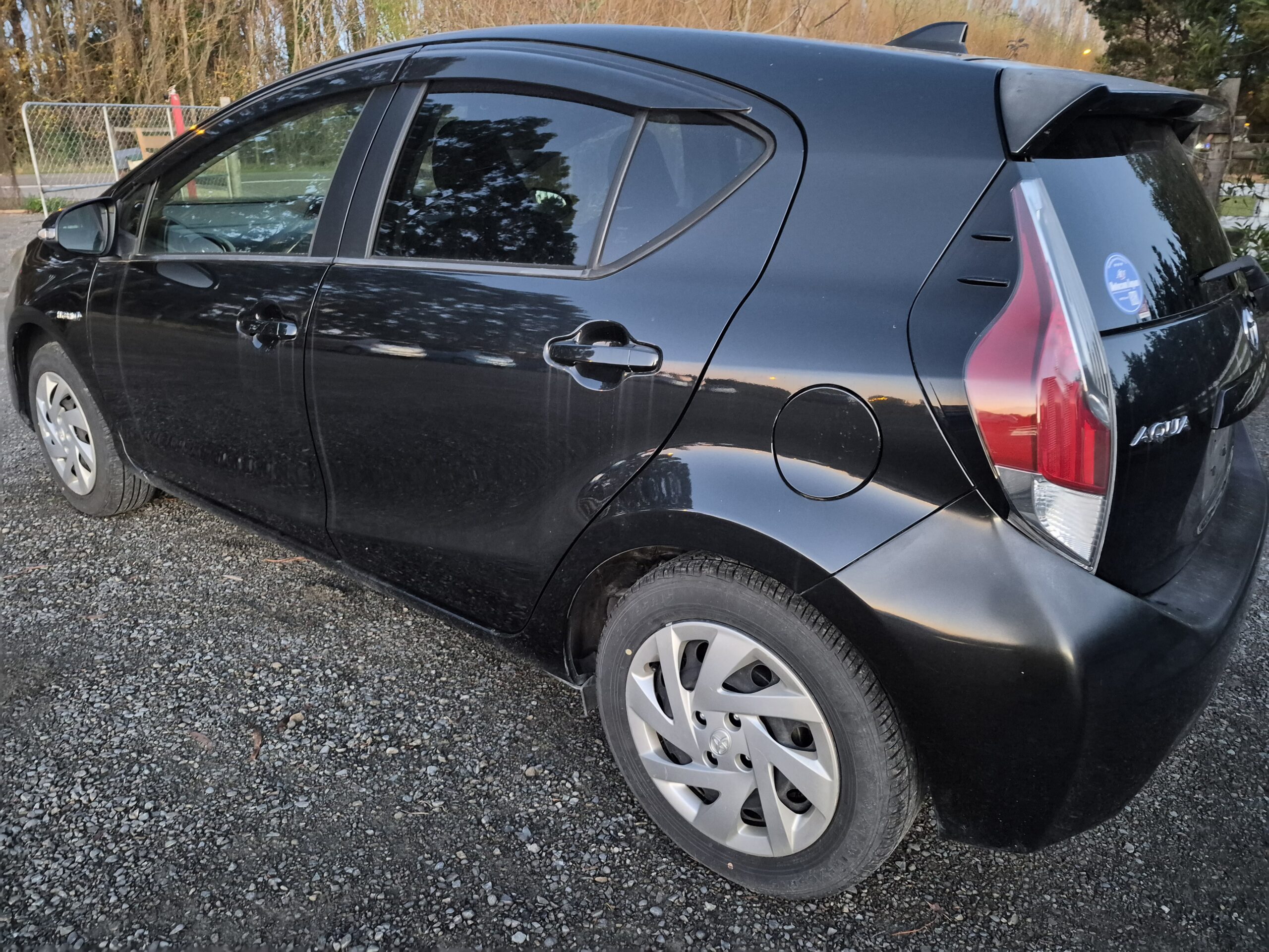 
								2015 Toyota Aqua Black full									