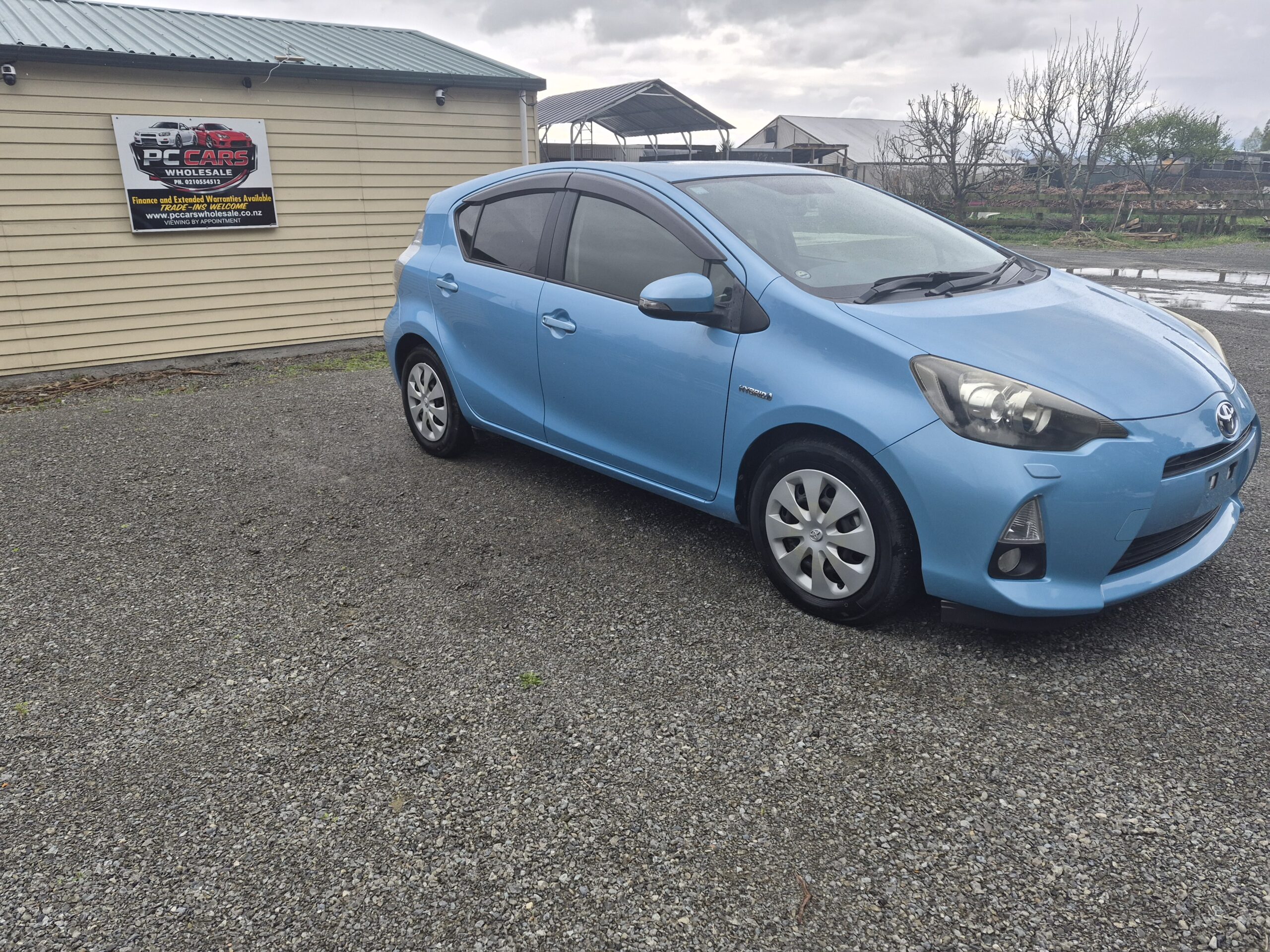 
								2013 Toyota Aqua Hybrid/ Fresh Import/Very Low mileage/ Push Start/ Reverse Camera/ Price: $109999 + ORC full									