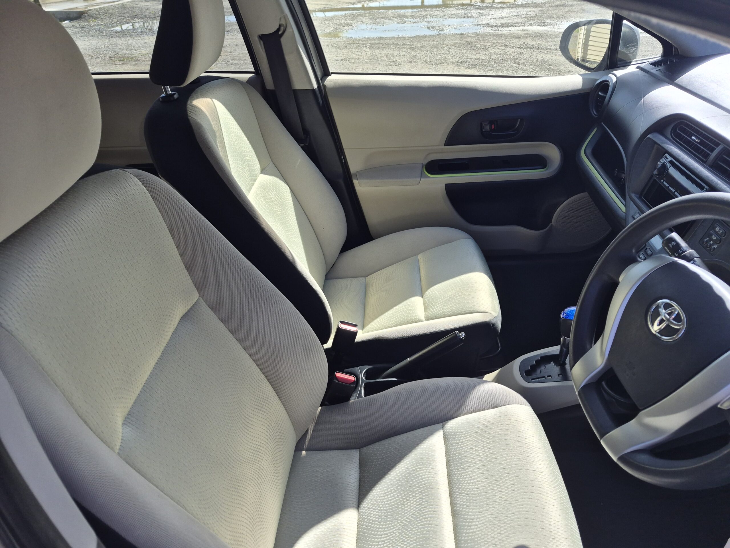 
								2014 Toyota Aqua Hybrid/ Fresh import/Low mileage/ Mag Wheels/ Price:$9499 + ORC full									