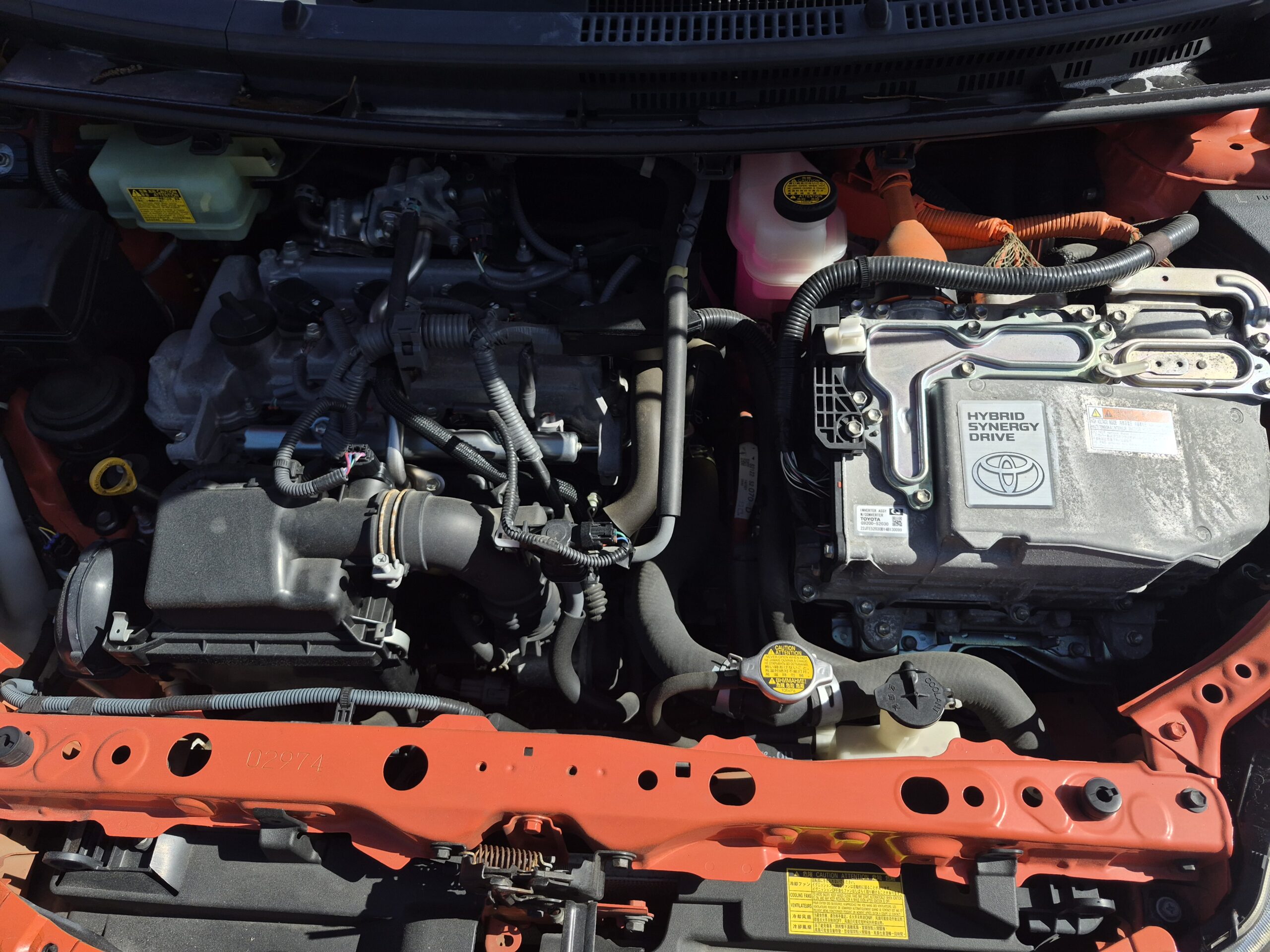 
								2014 Toyota Aqua/Fresh import/Low mileage/Push start/Price:$9999 plus on road cost full									