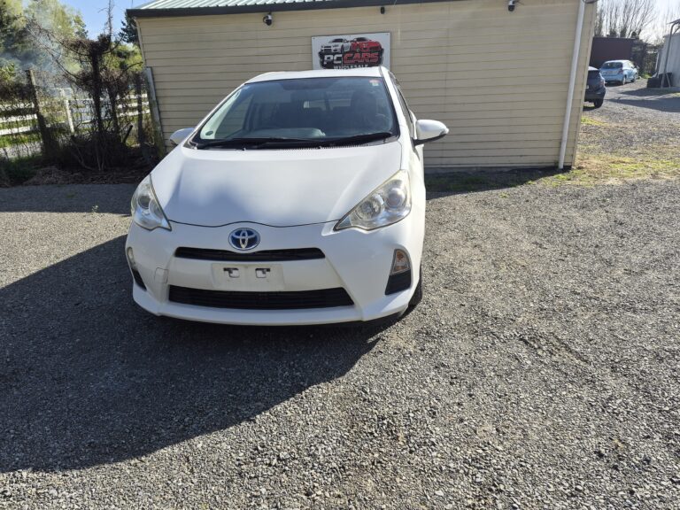 2012 Toyota Aqua Hybrid/ Fresh Import/ Reverse Camera/ Mag wheels /Price :$8999 +ORC
