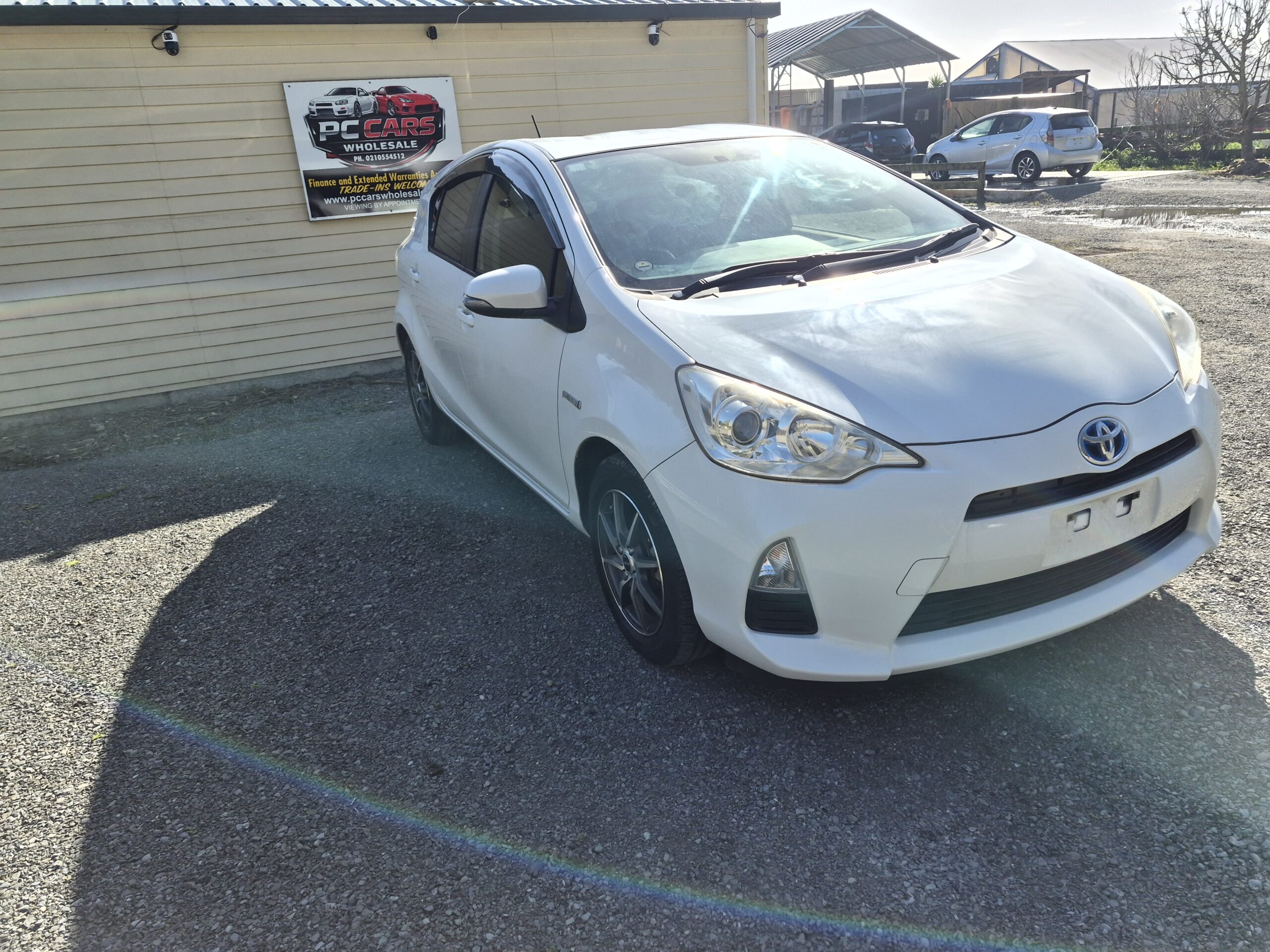 
								2012 Toyota Aqua Hybrid/ Fresh Import/ Reverse Camera/ Mag wheels /Price :$8999 +ORC full									