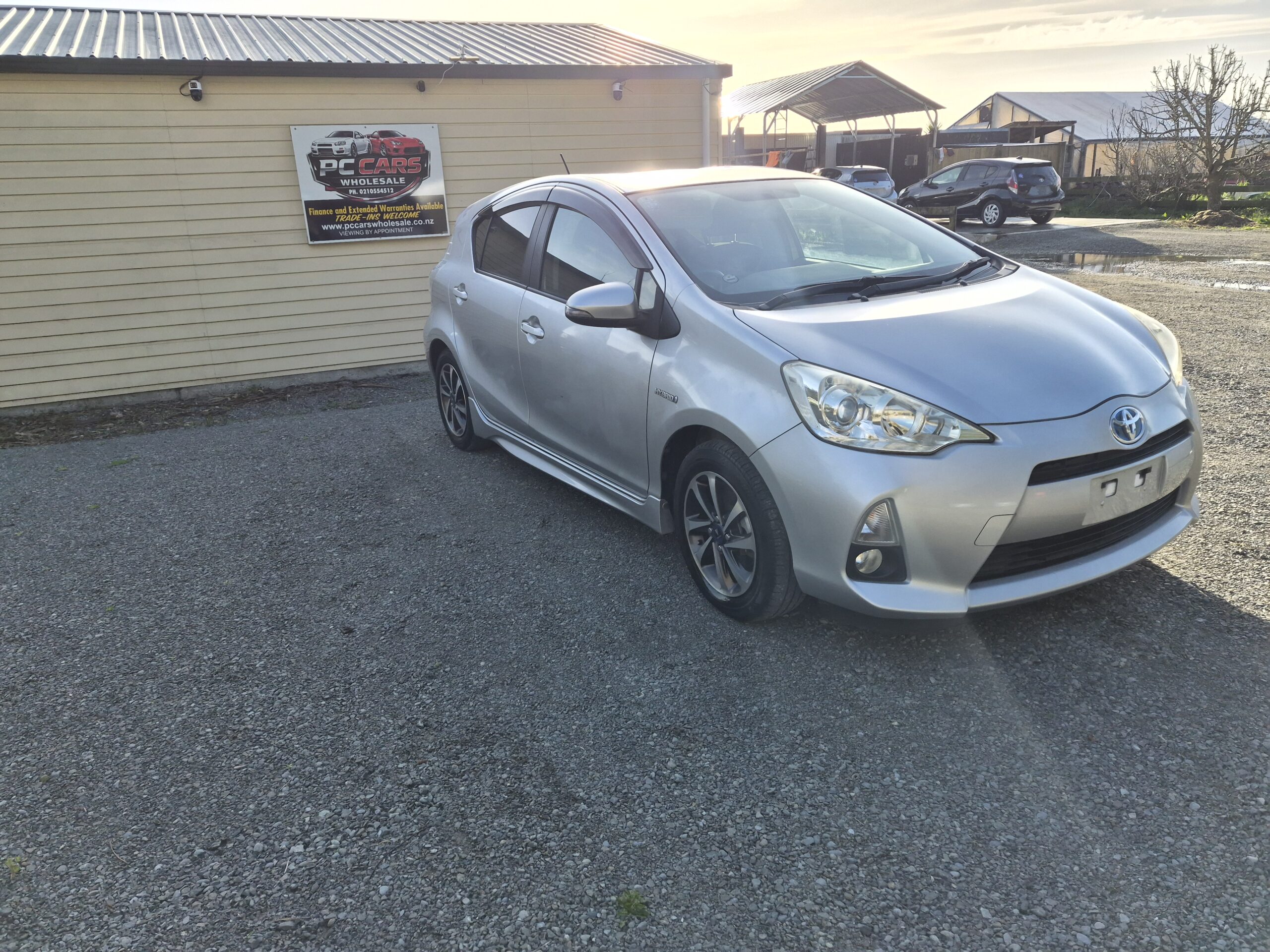 
								2014 Toyota Aqua Hybrid/ Fresh Import/ Low mileage/ Mag Wheels/ Price: $9499 + ORC full									