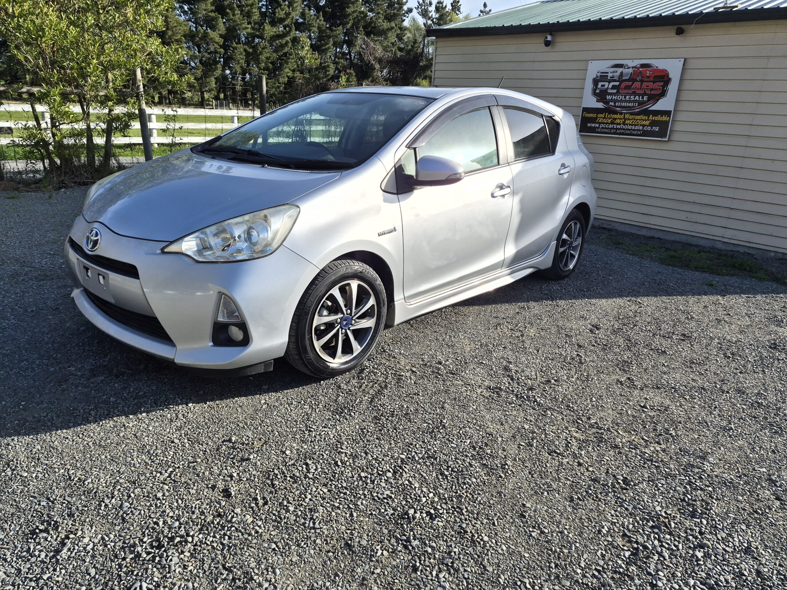 
								2014 Toyota Aqua Hybrid/ Fresh Import/ Low mileage/ Mag Wheels/ Price: $9499 + ORC full									