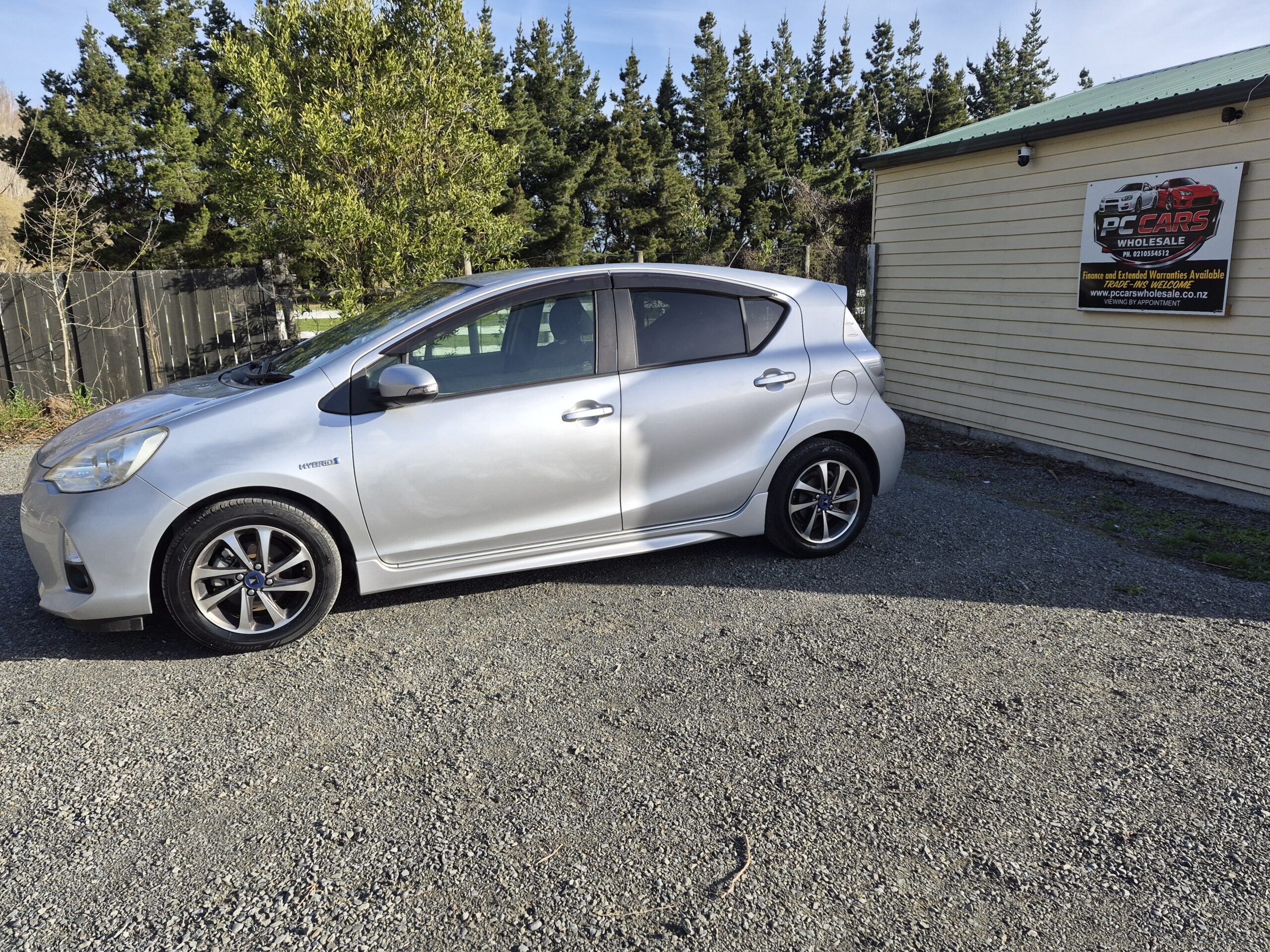 
								2014 Toyota Aqua Hybrid/ Fresh Import/ Low mileage/ Mag Wheels/ Price: $9499 + ORC full									