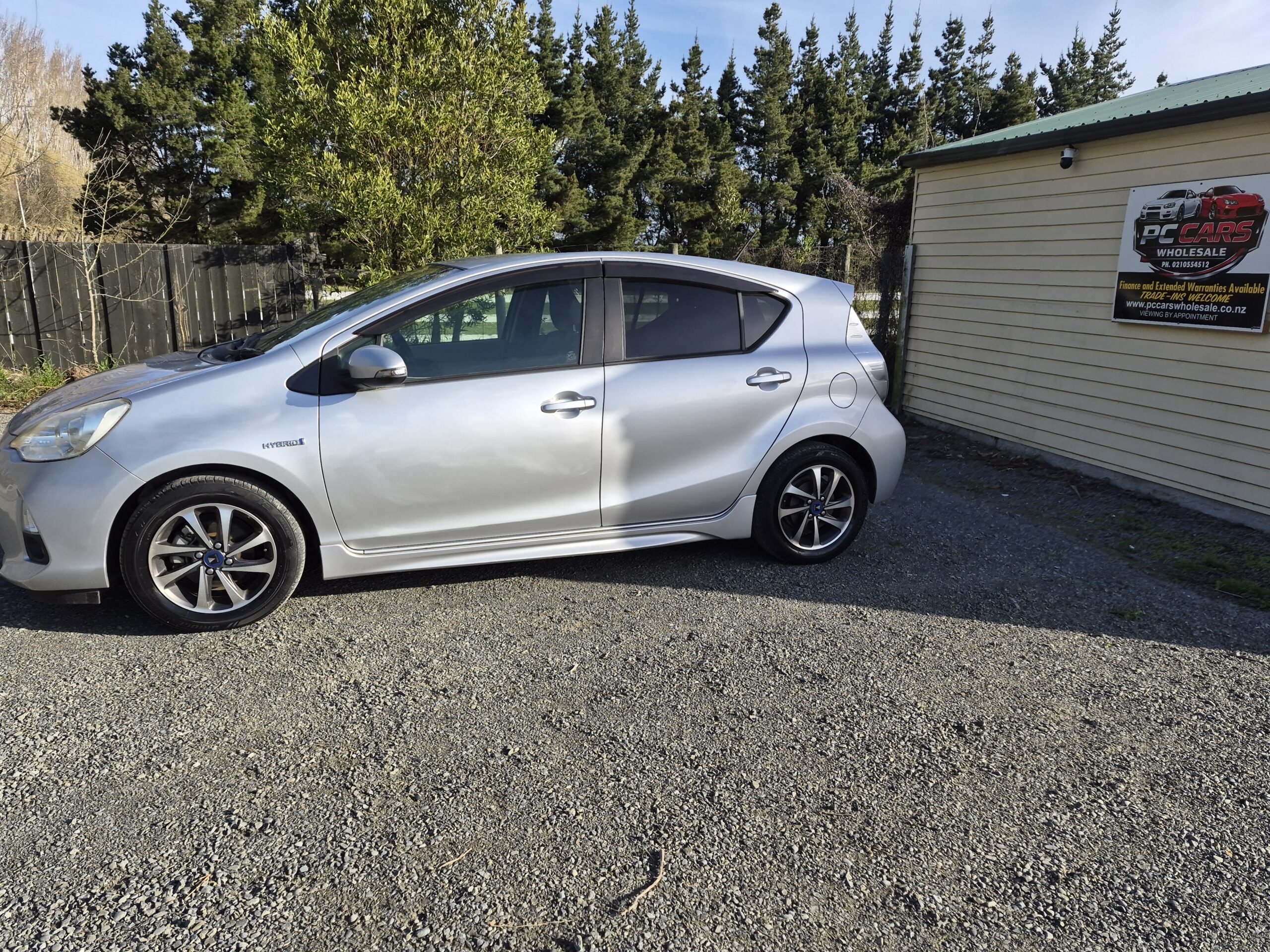 
								2014 Toyota Aqua Hybrid/ Fresh Import/ Low mileage/ Mag Wheels/ Price: $9499 + ORC full									