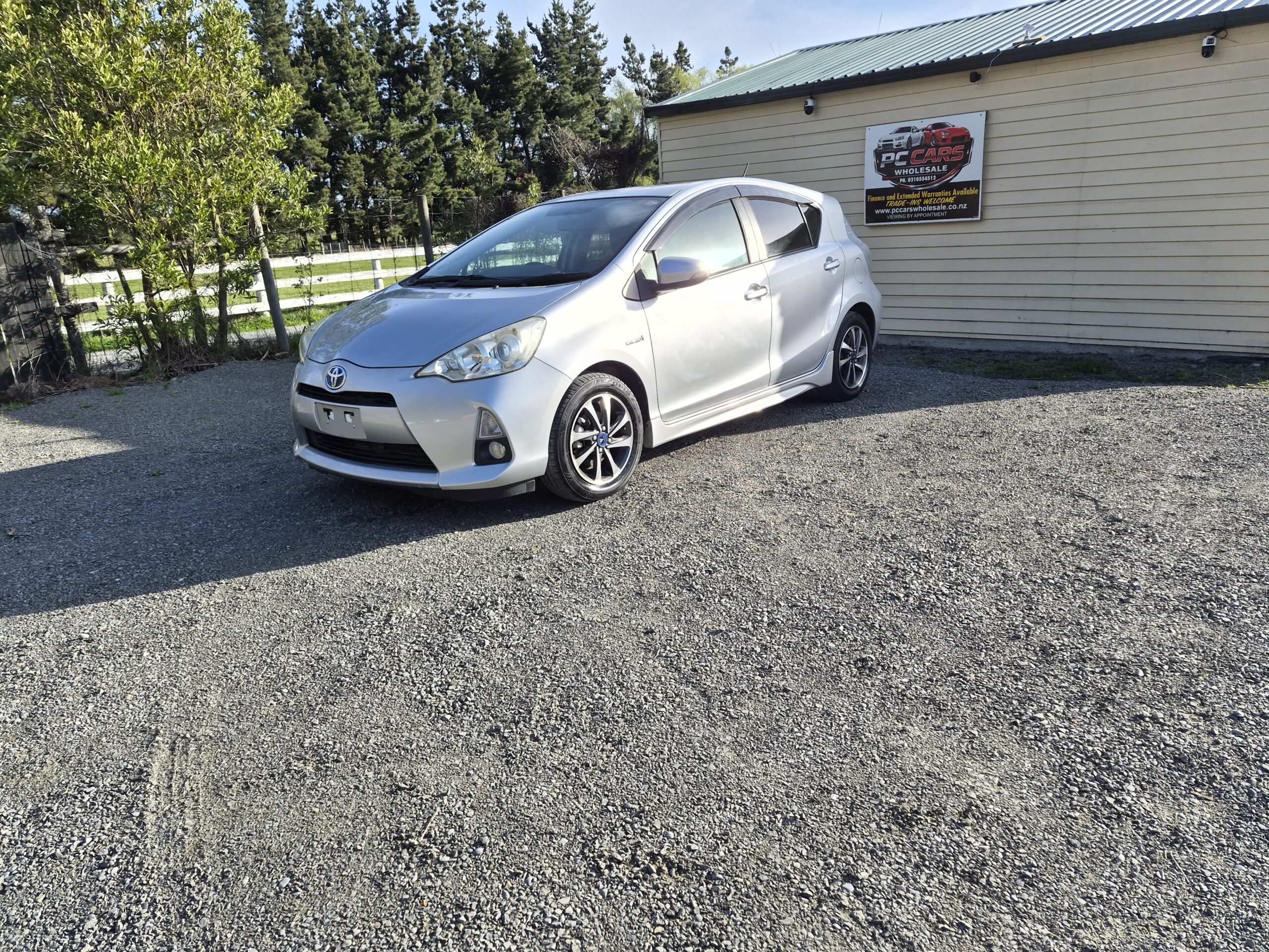 
								2014 Toyota Aqua Hybrid/ Fresh Import/ Low mileage/ Mag Wheels/ Price: $9499 + ORC full									