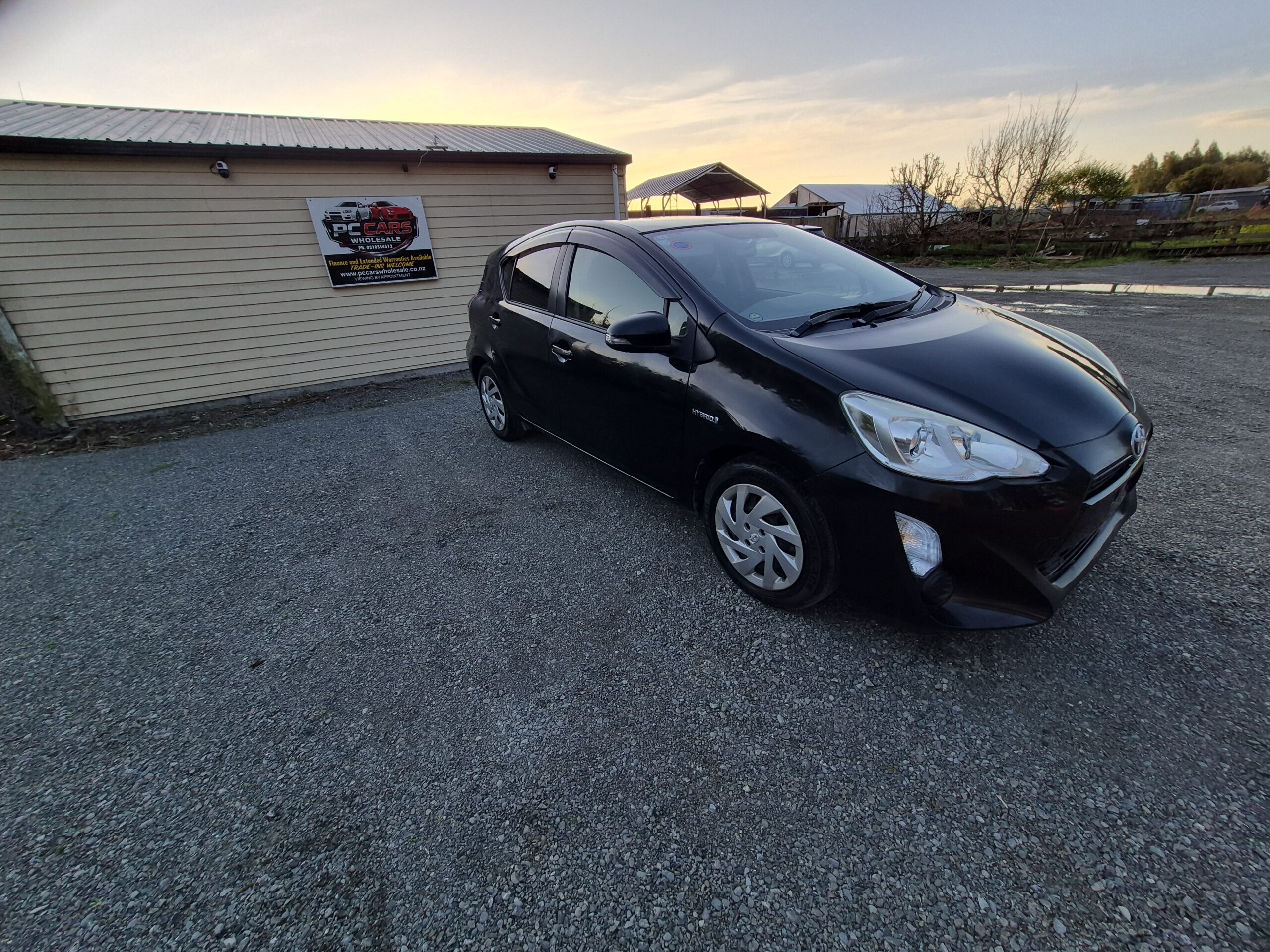 
								2015 Toyota Aqua/Fresh import/ G sport Model/ Push start/Low mileage/Reverse camera/Price:$ 11499 plus on road cost full									