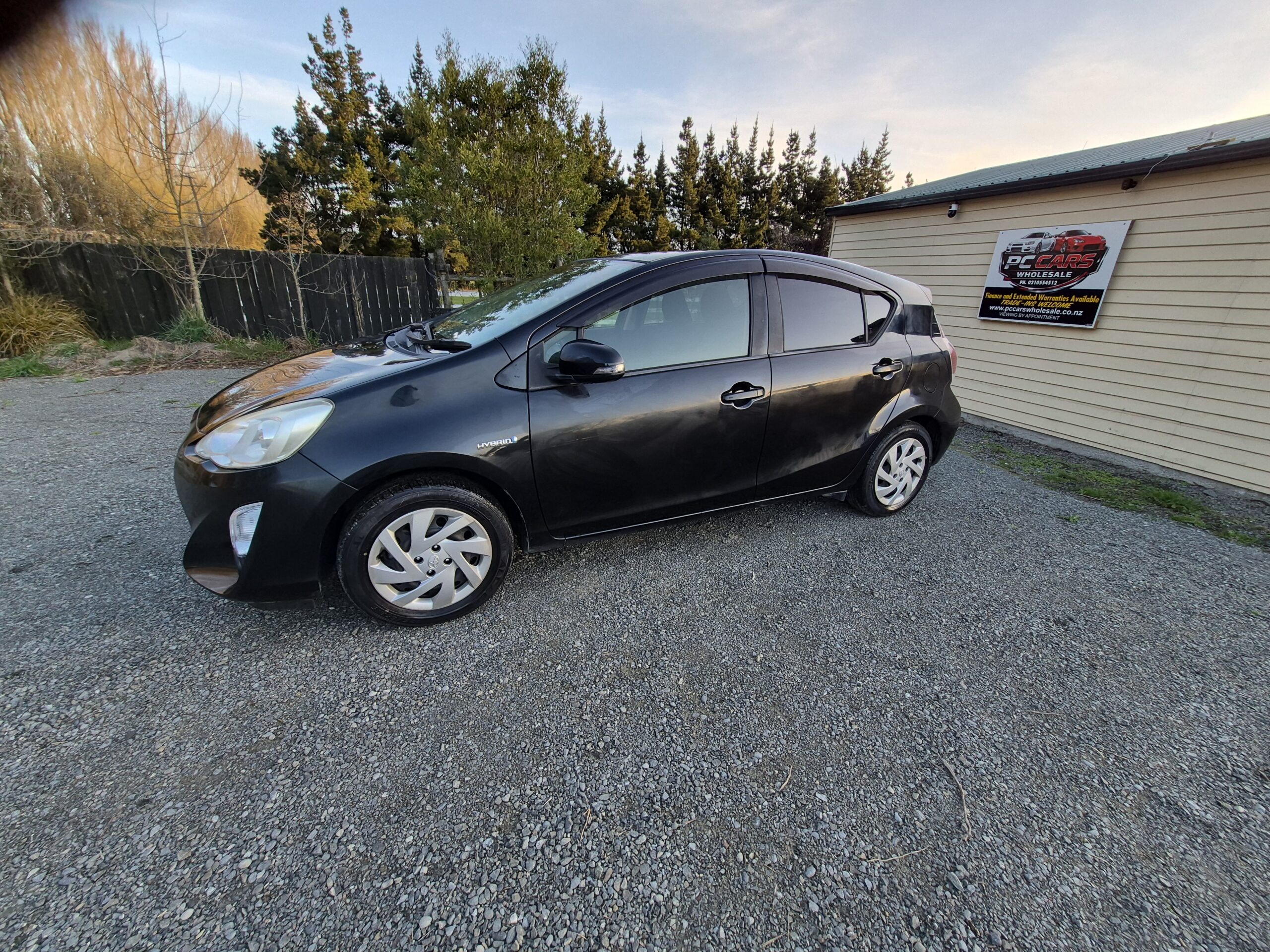 
								2015 Toyota Aqua/Fresh import/ G sport Model/ Push start/Low mileage/Reverse camera/Price:$ 11499 plus on road cost full									