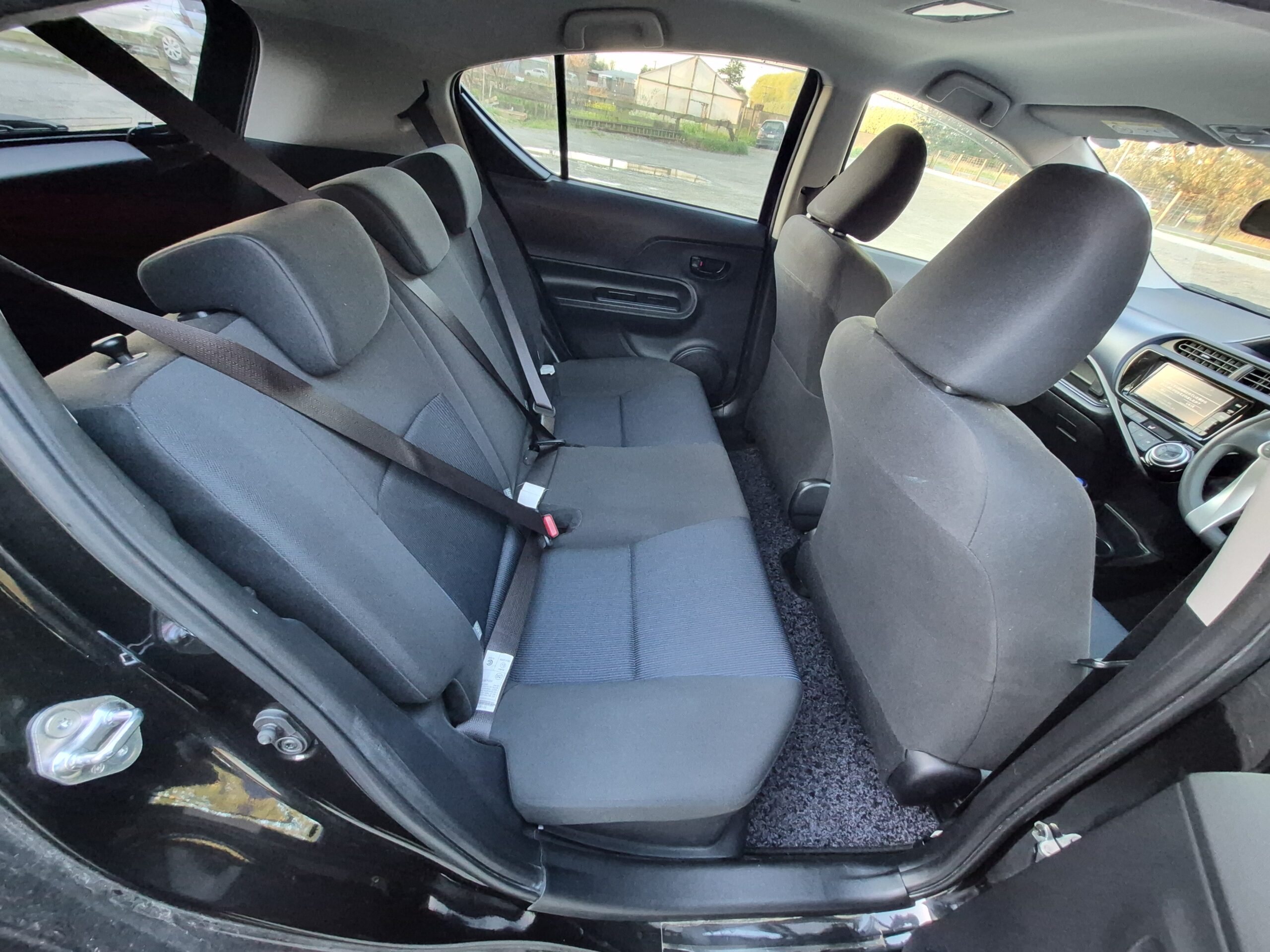 
								2015 Toyota Aqua/Fresh import/ G sport Model/ Push start/Low mileage/Reverse camera/Price:$ 11499 plus on road cost full									
