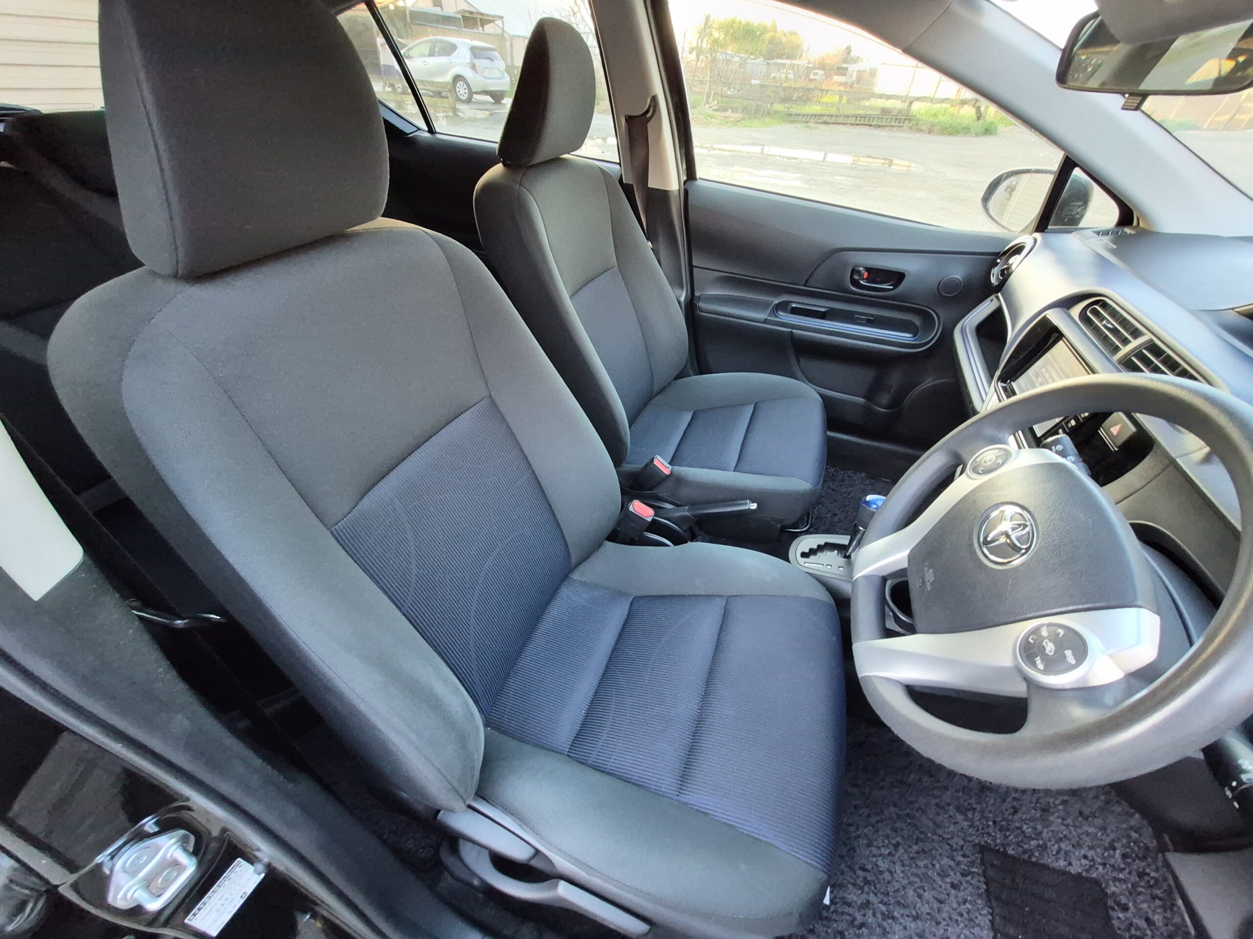 
								2015 Toyota Aqua/Fresh import/ G sport Model/ Push start/Low mileage/Reverse camera/Price:$ 11499 plus on road cost full									