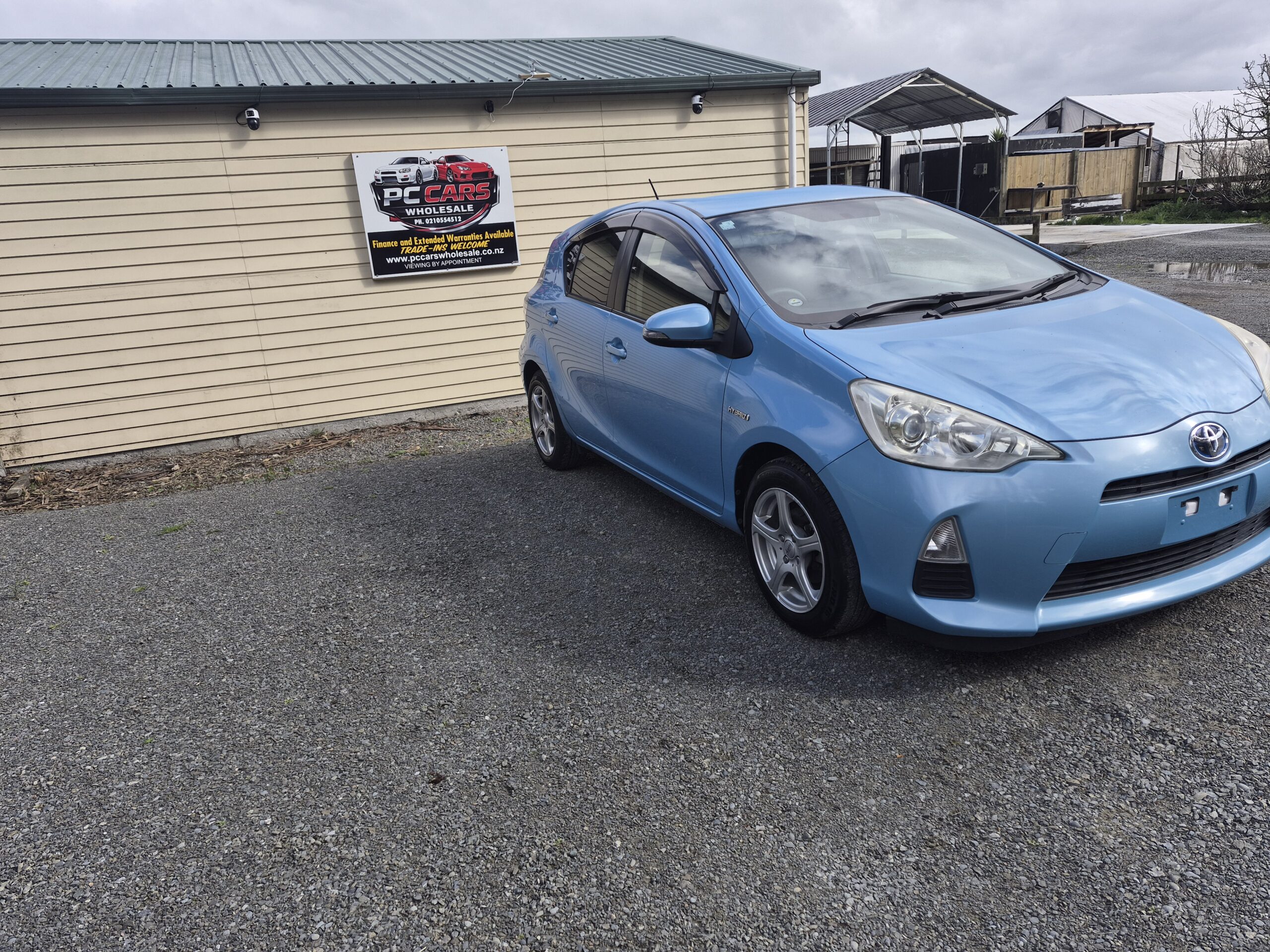 
								2013 Toyota Aqua Hybrid/ Fresh Import/ Very Low mileage/ Push Start/ Reserve Camera/ Price : $11499 + ORC full									