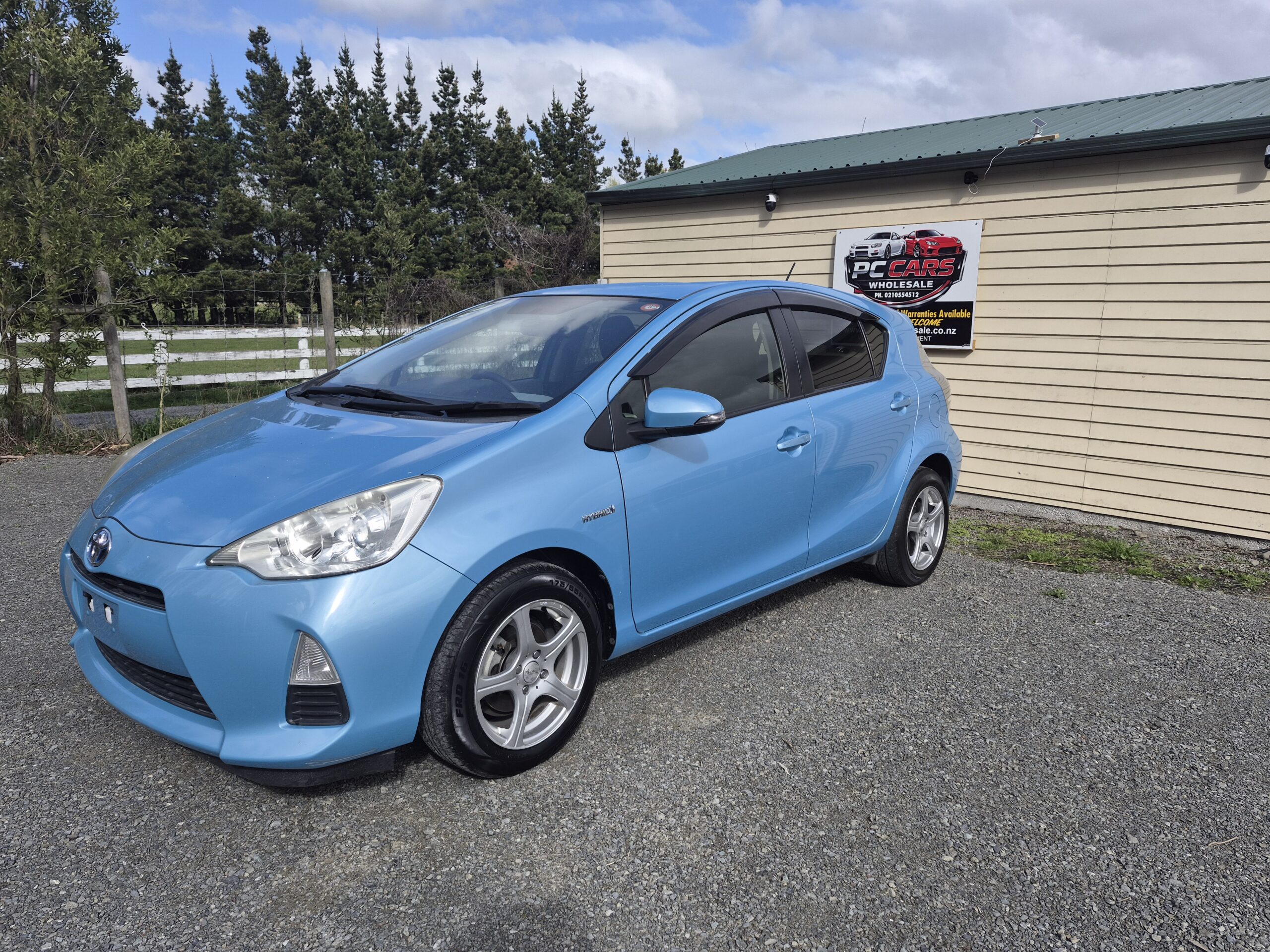 
								2013 Toyota Aqua Hybrid/ Fresh Import/ Very Low mileage/ Push Start/ Reserve Camera/ Price : $11499 + ORC full									