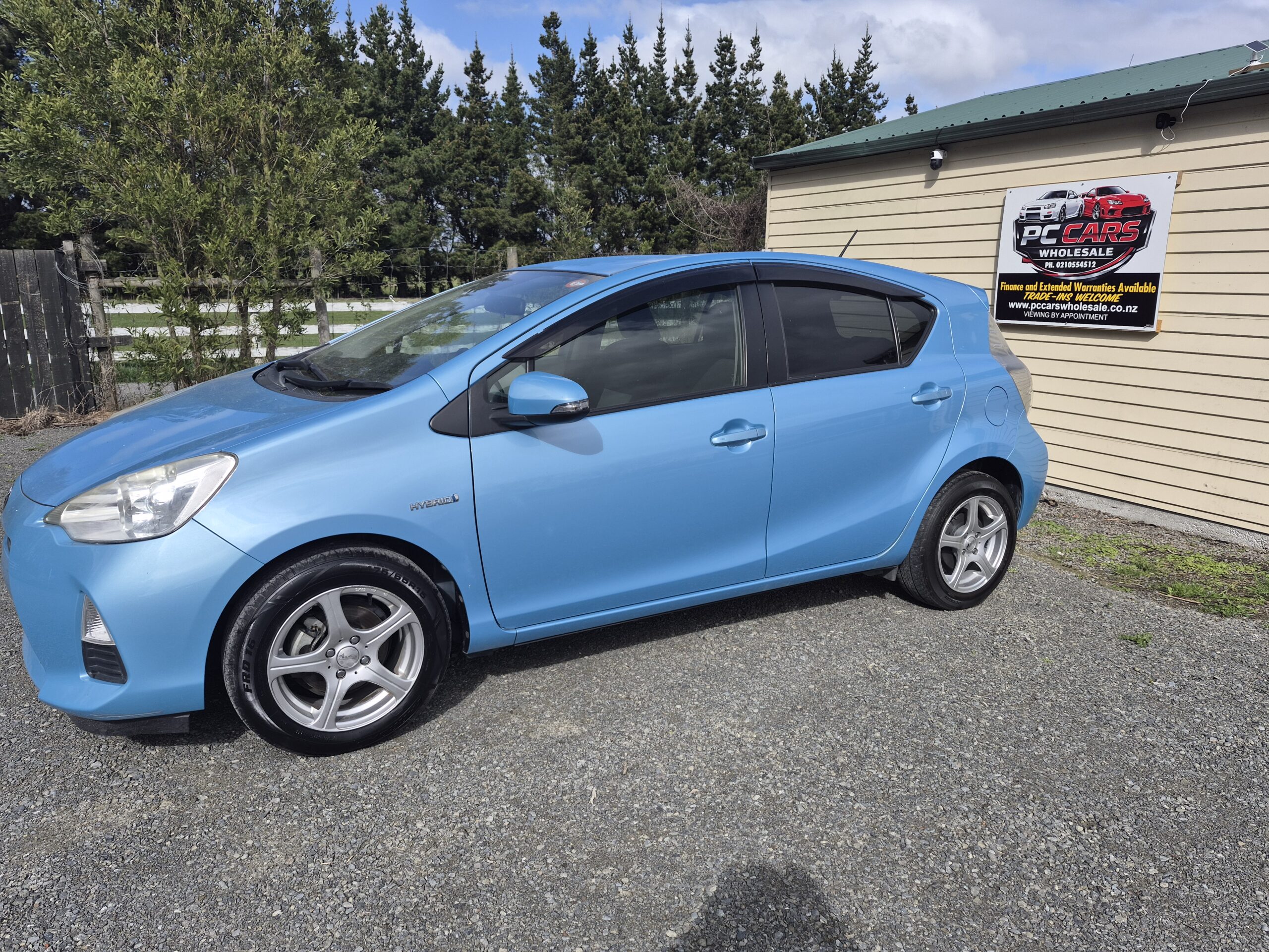 
								2013 Toyota Aqua Hybrid/ Fresh Import/ Very Low mileage/ Push Start/ Reserve Camera/ Price : $11499 + ORC full									