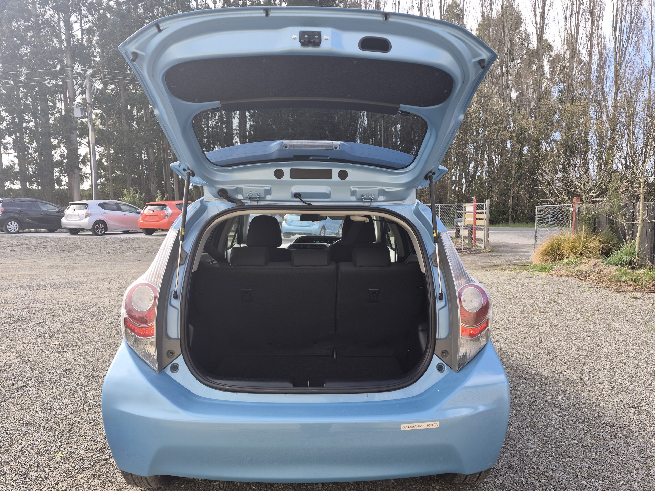
								2013 Toyota Aqua Hybrid/ Fresh Import/ Very Low mileage/ Push Start/ Reserve Camera/ Price : $11499 + ORC full									
