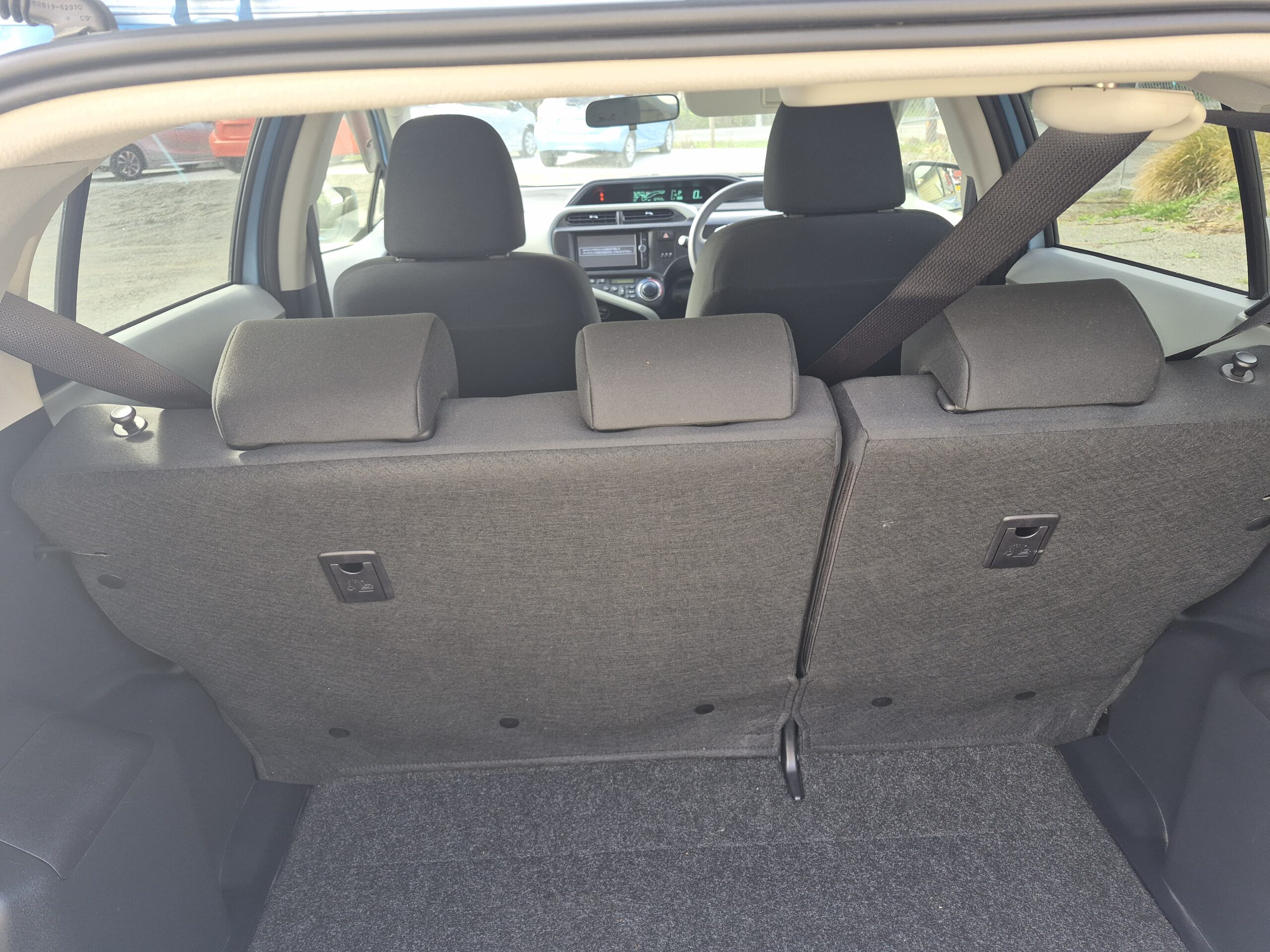 
								2013 Toyota Aqua Hybrid/ Fresh Import/ Very Low mileage/ Push Start/ Reserve Camera/ Price : $11499 + ORC full									