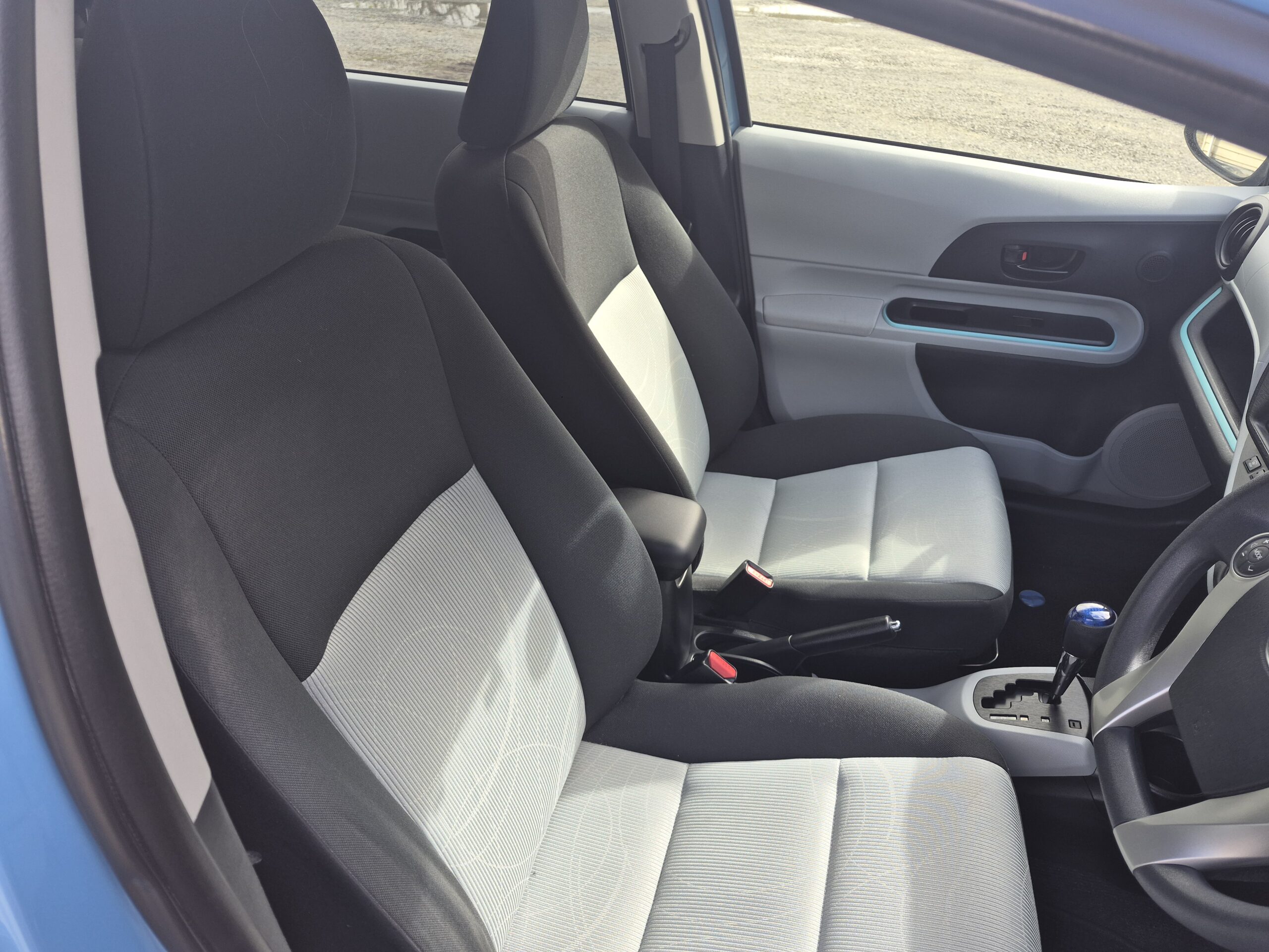 
								2013 Toyota Aqua Hybrid/ Fresh Import/ Very Low mileage/ Push Start/ Reserve Camera/ Price : $11499 + ORC full									