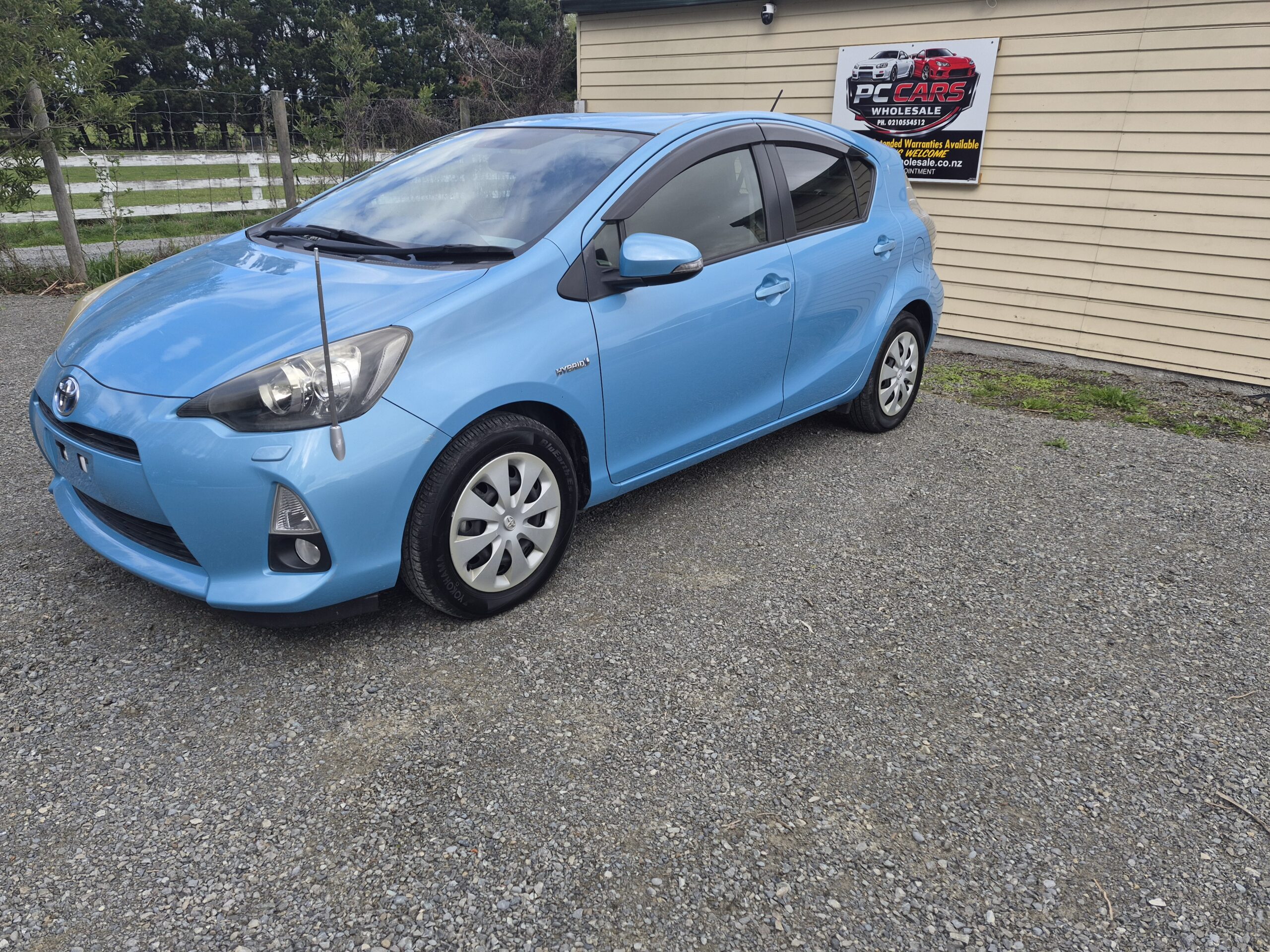 
								2013 Toyota Aqua Hybrid/ Fresh Import/Very Low mileage/ Push Start/ Reverse Camera/ Price: $109999 + ORC full									
