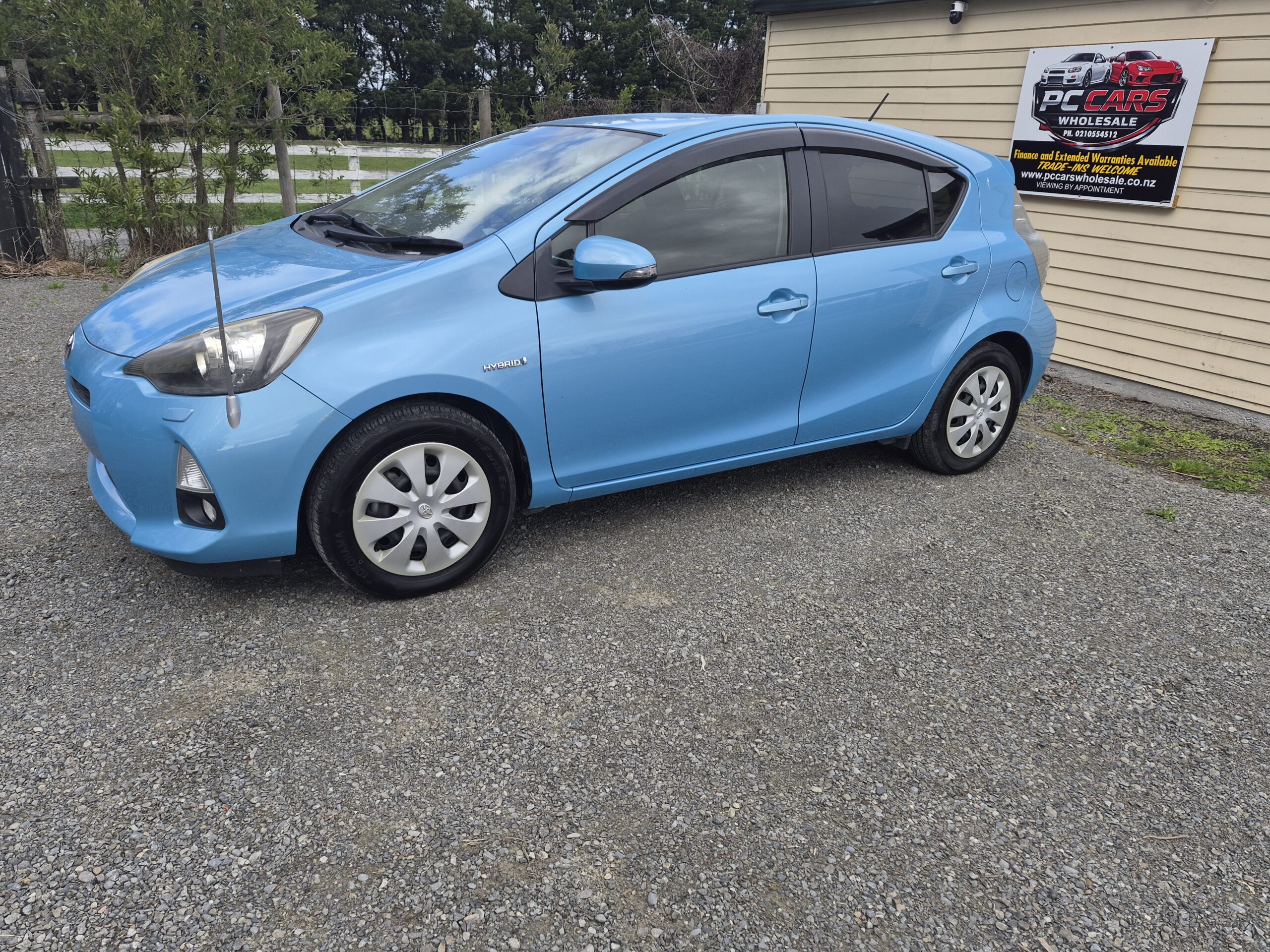 
								2013 Toyota Aqua Hybrid/ Fresh Import/Very Low mileage/ Push Start/ Reverse Camera/ Price: $109999 + ORC full									