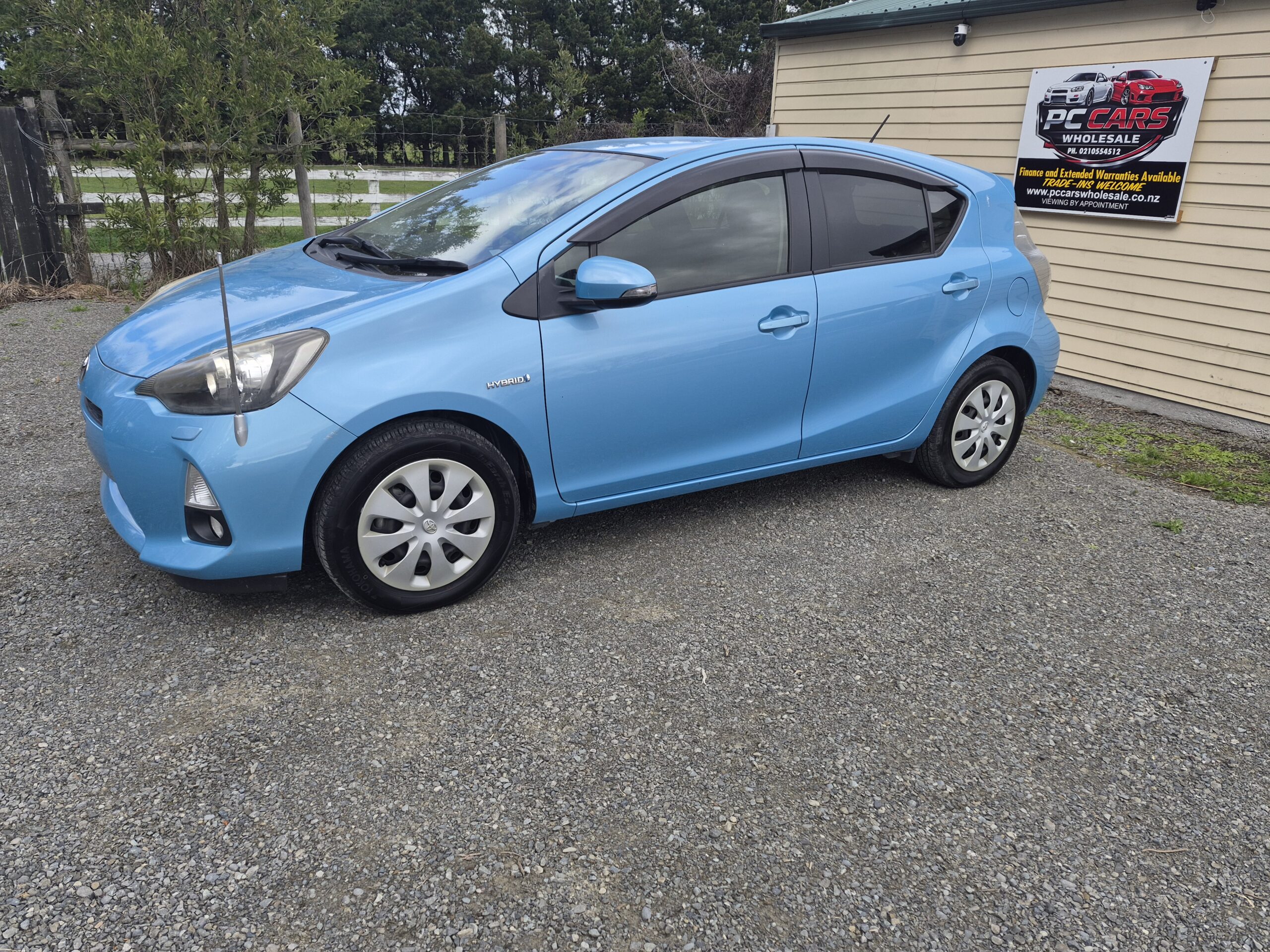 
								2013 Toyota Aqua Hybrid/ Fresh Import/Very Low mileage/ Push Start/ Reverse Camera/ Price: $109999 + ORC full									