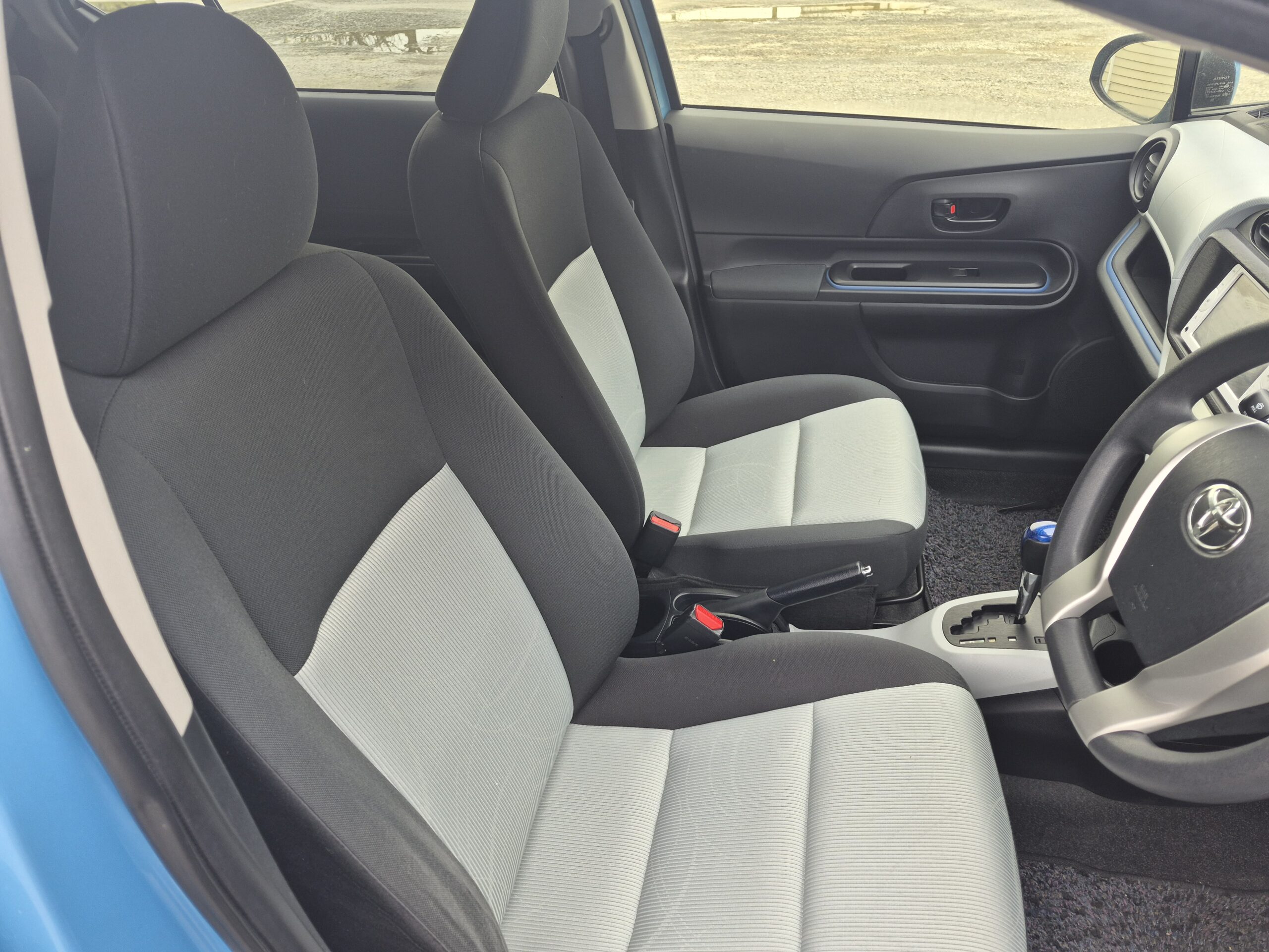 
								2013 Toyota Aqua Hybrid/ Fresh Import/Very Low mileage/ Push Start/ Reverse Camera/ Price: $109999 + ORC full									