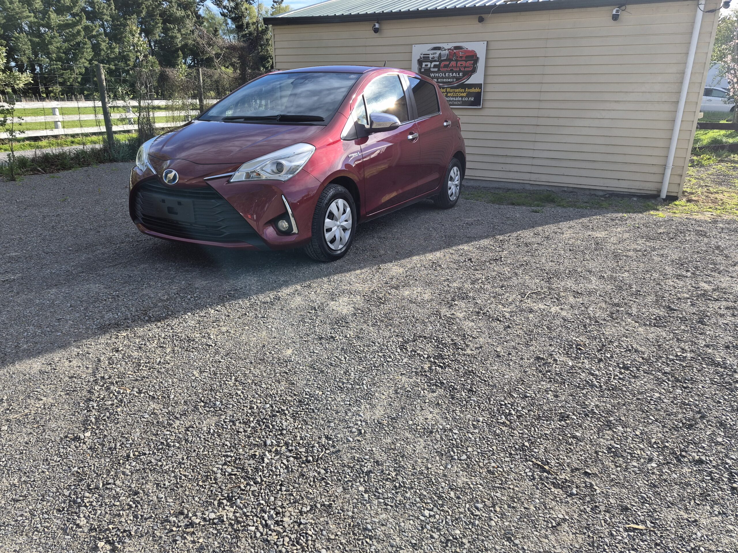 
								2017 Toyota Vitz Jewela Edition/ Fresh Import/ Push Start/ Reverse Camera/ Smart key-less system/ Heater seat/ Price: $12499 +ORC full									