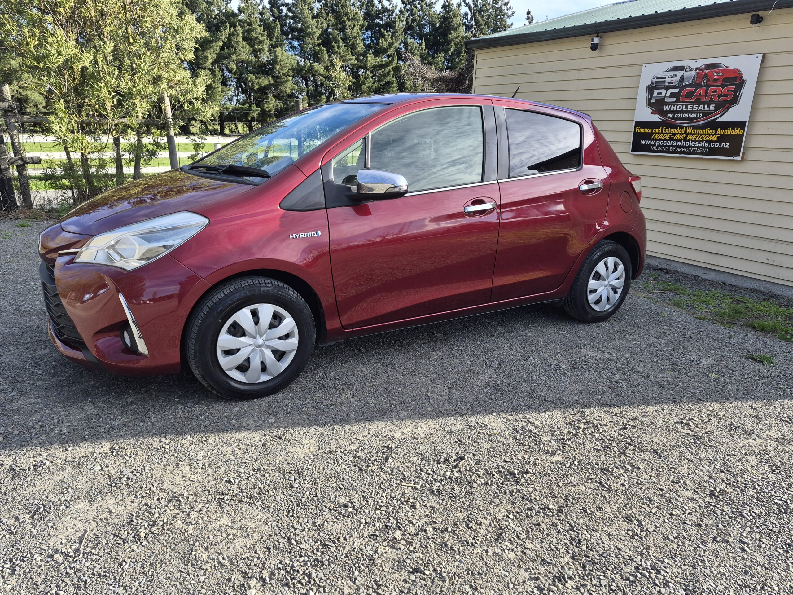 
								2017 Toyota Vitz Jewela Edition/ Fresh Import/ Push Start/ Reverse Camera/ Smart key-less system/ Heater seat/ Price: $12499 +ORC full									