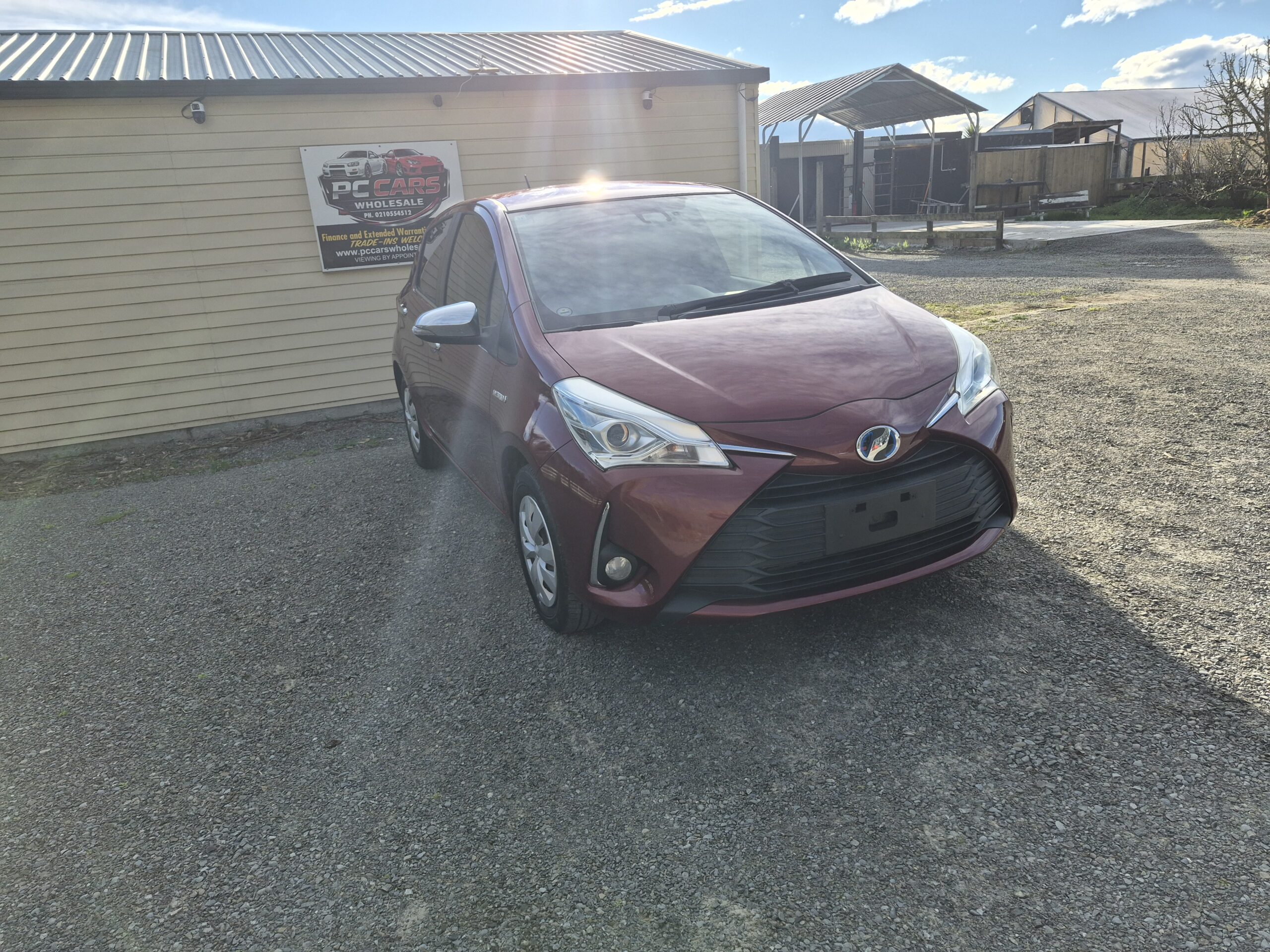 
								2017 Toyota Vitz Jewela Edition/ Fresh Import/ Push Start/ Reverse Camera/ Smart key-less system/ Heater seat/ Price: $12499 +ORC full									