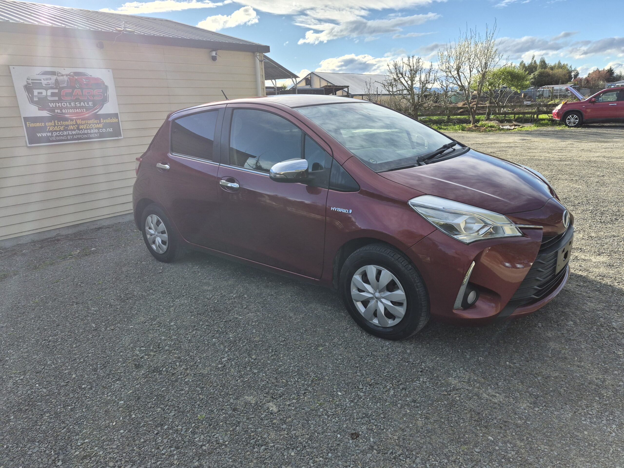 
								2017 Toyota Vitz Jewela Edition/ Fresh Import/ Push Start/ Reverse Camera/ Smart key-less system/ Heater seat/ Price: $12499 +ORC full									