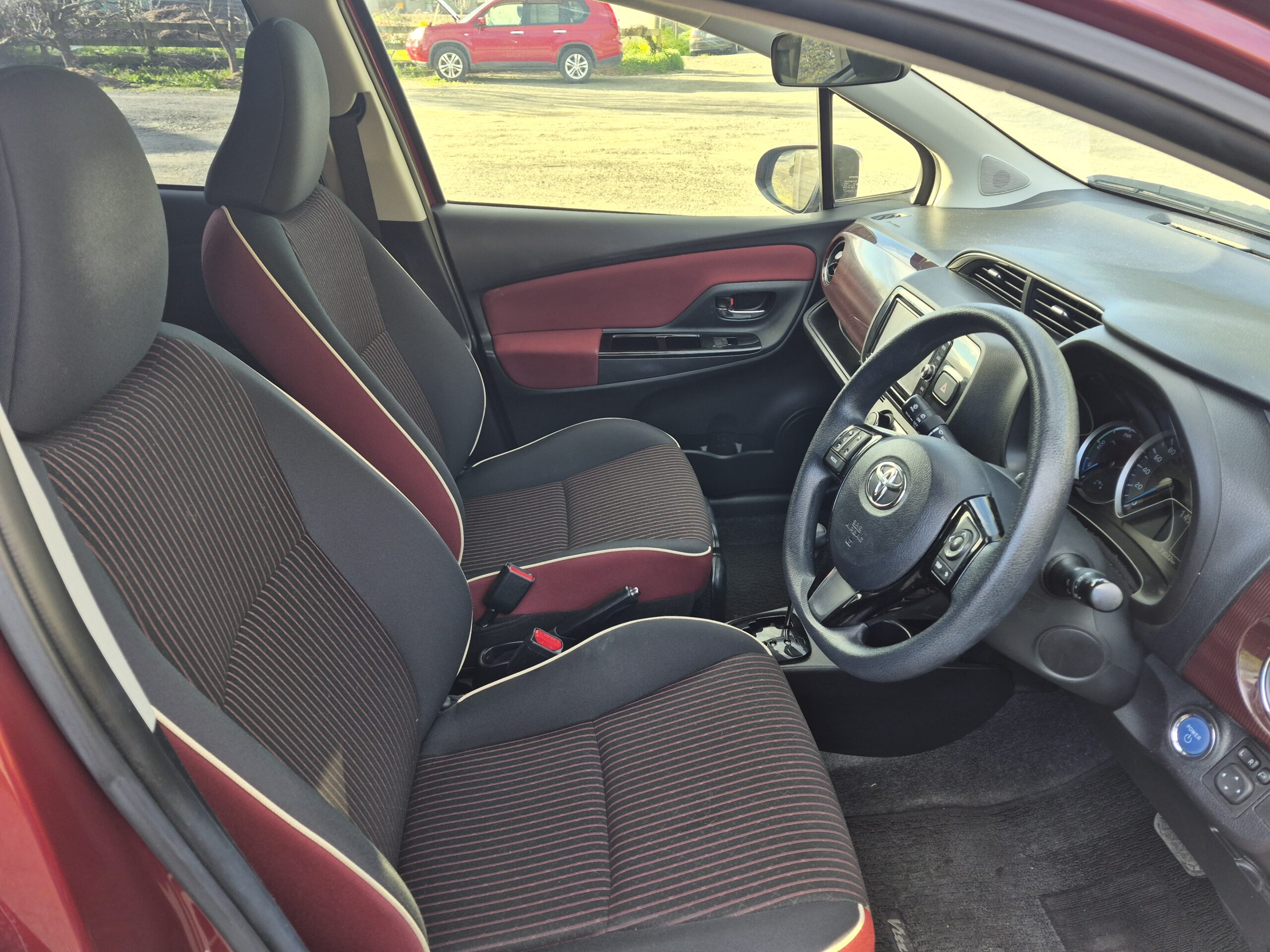 
								2017 Toyota Vitz Jewela Edition/ Fresh Import/ Push Start/ Reverse Camera/ Smart key-less system/ Heater seat/ Price: $12499 +ORC full									